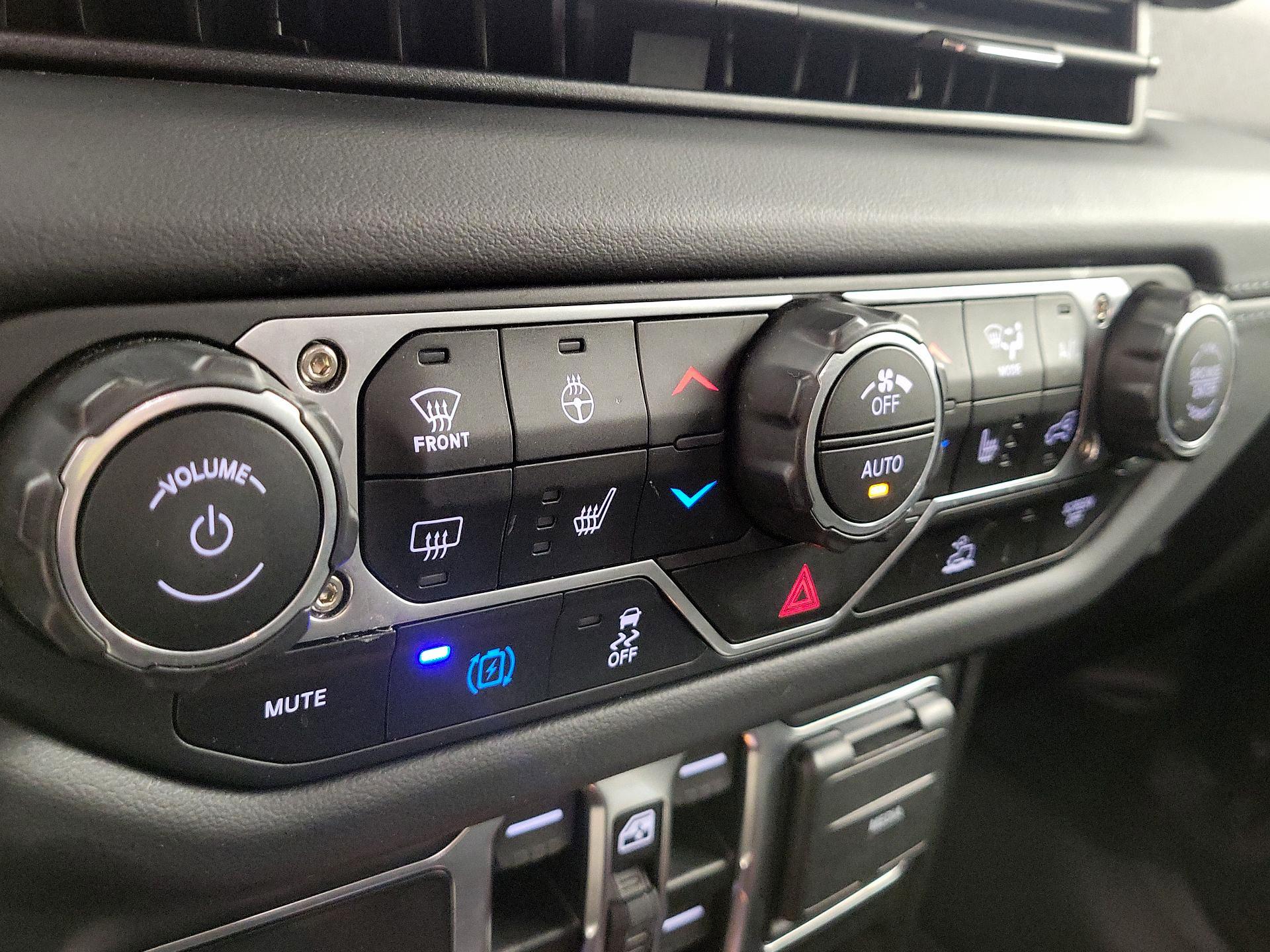 Thumbnail: 2025 Jeep Wrangler - 16