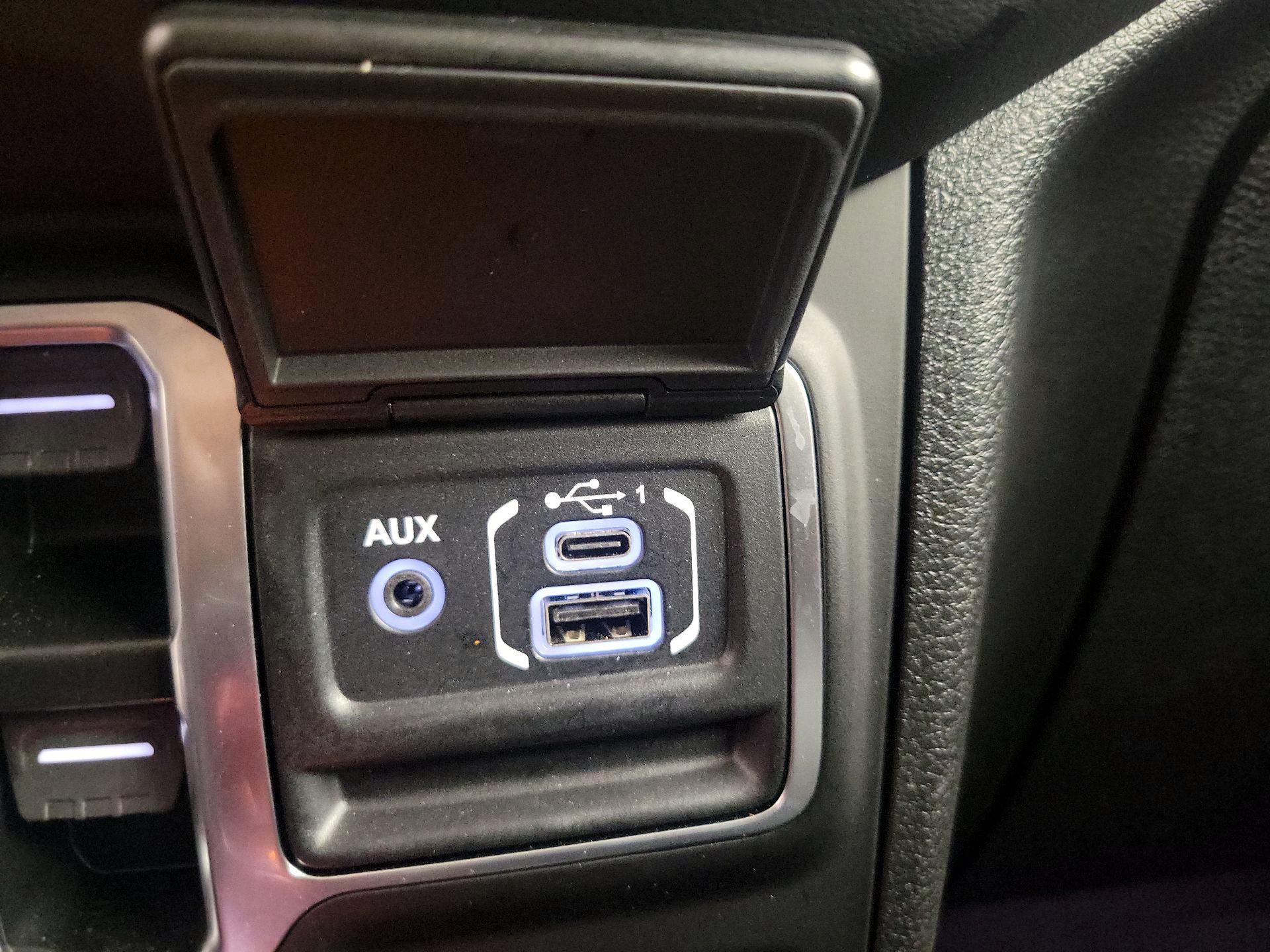 Thumbnail: 2025 Jeep Wrangler - 18