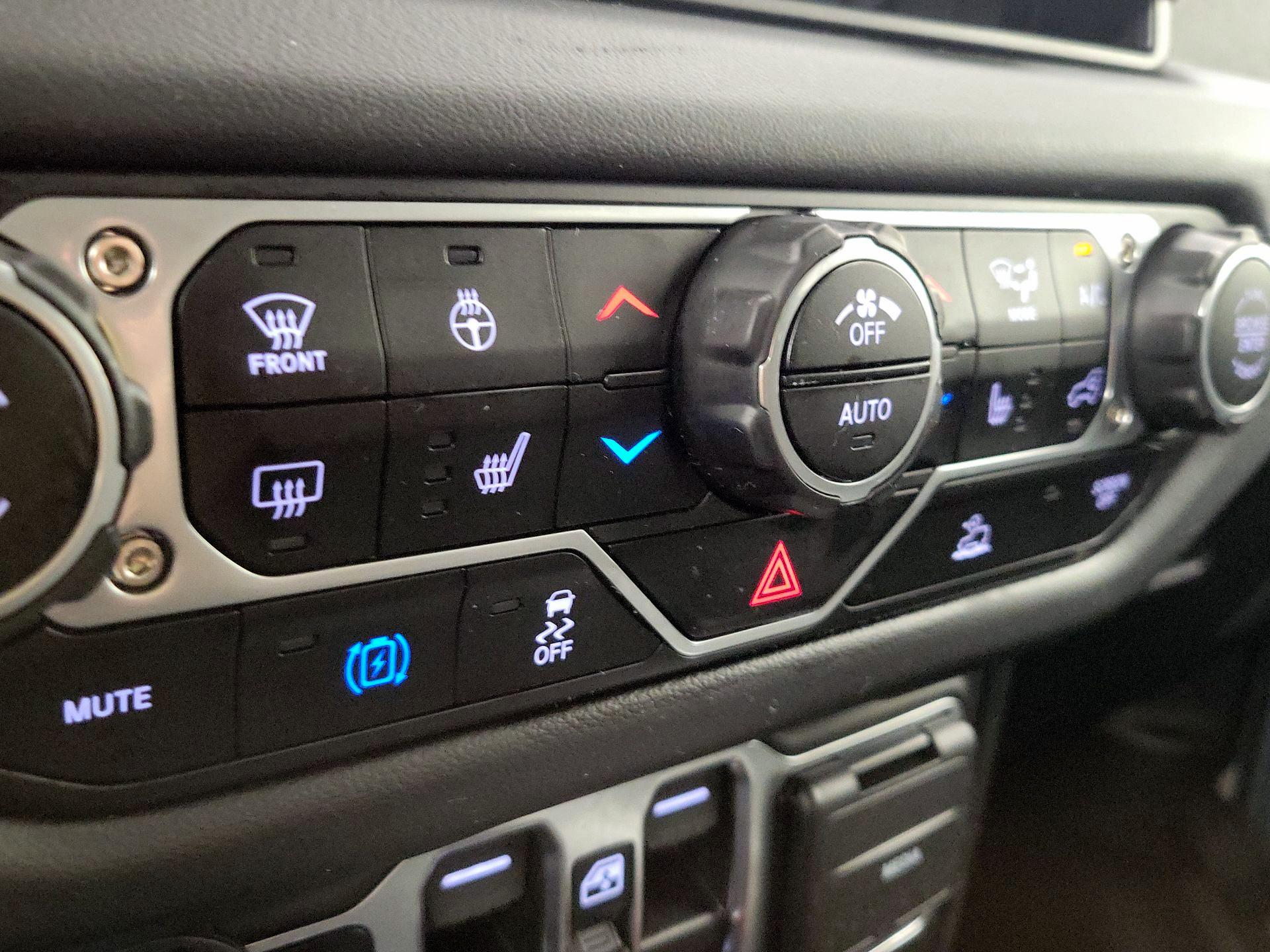 Thumbnail: 2025 Jeep Wrangler - 16