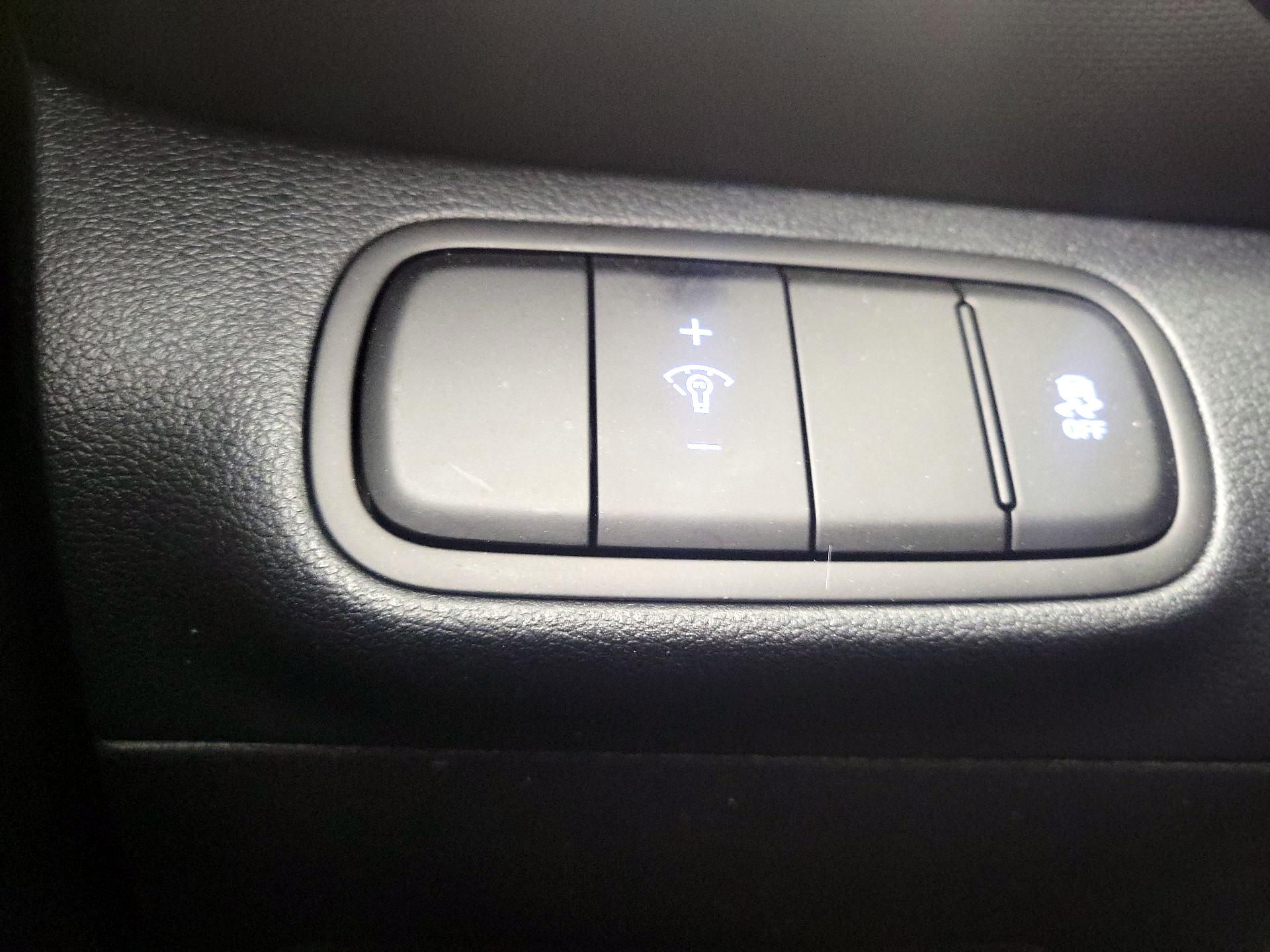 Thumbnail: 2025 Hyundai Venue - 13