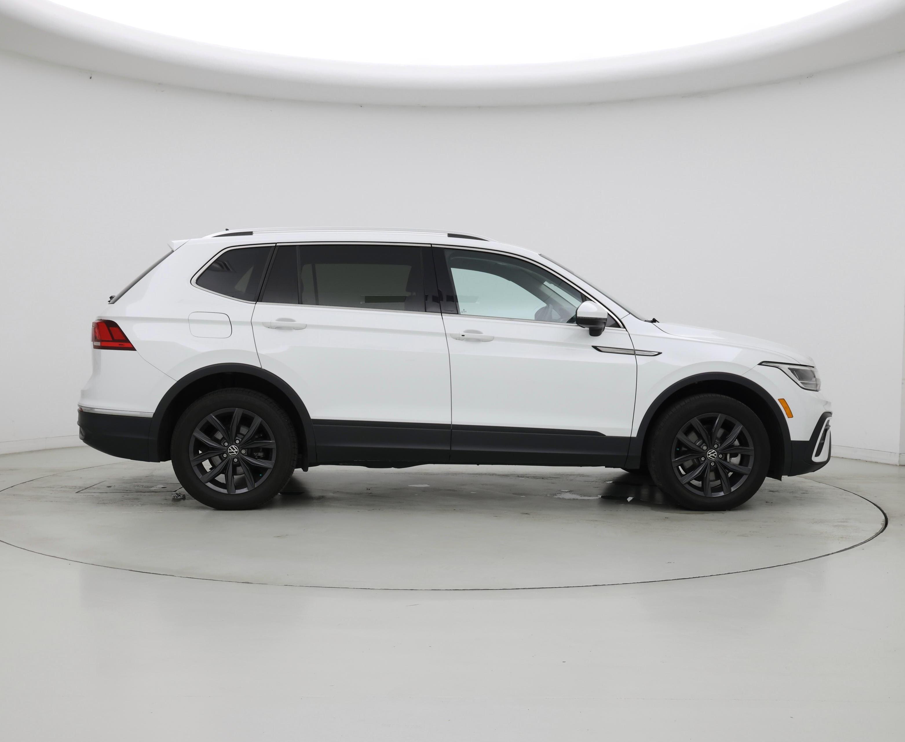 Thumbnail: 2024 Volkswagen Tiguan - 7