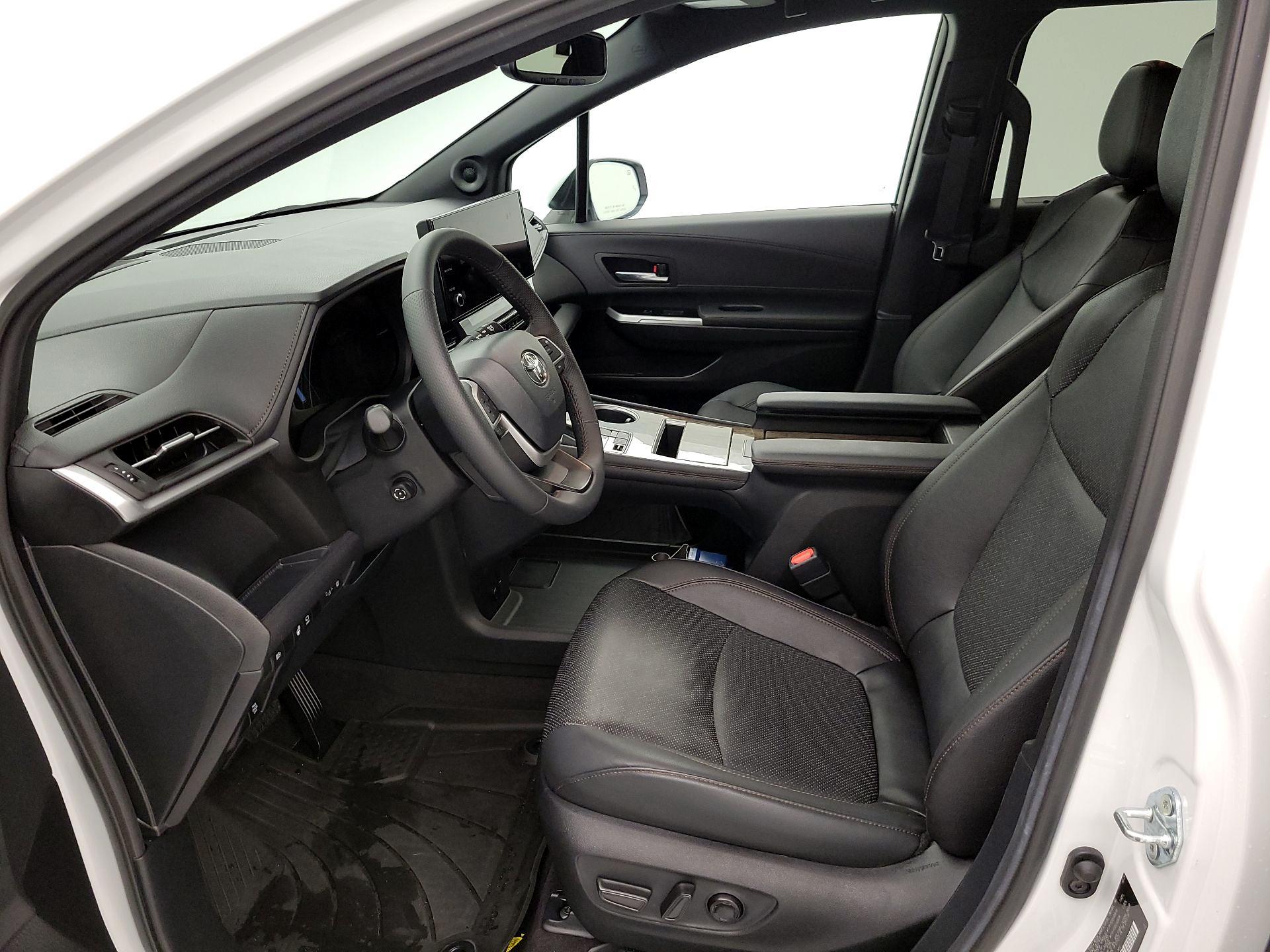 Thumbnail: 2025 Toyota Sienna - 11