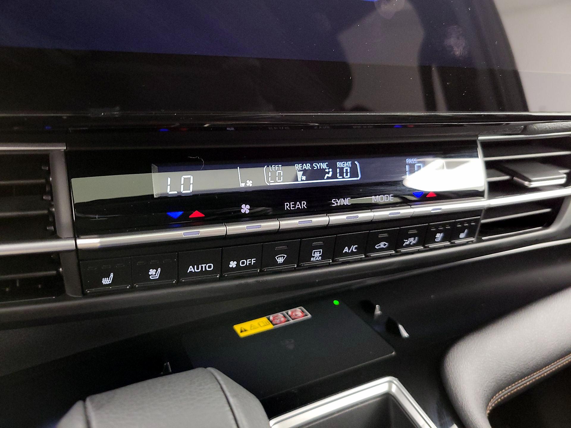 Thumbnail: 2025 Toyota Sienna - 17