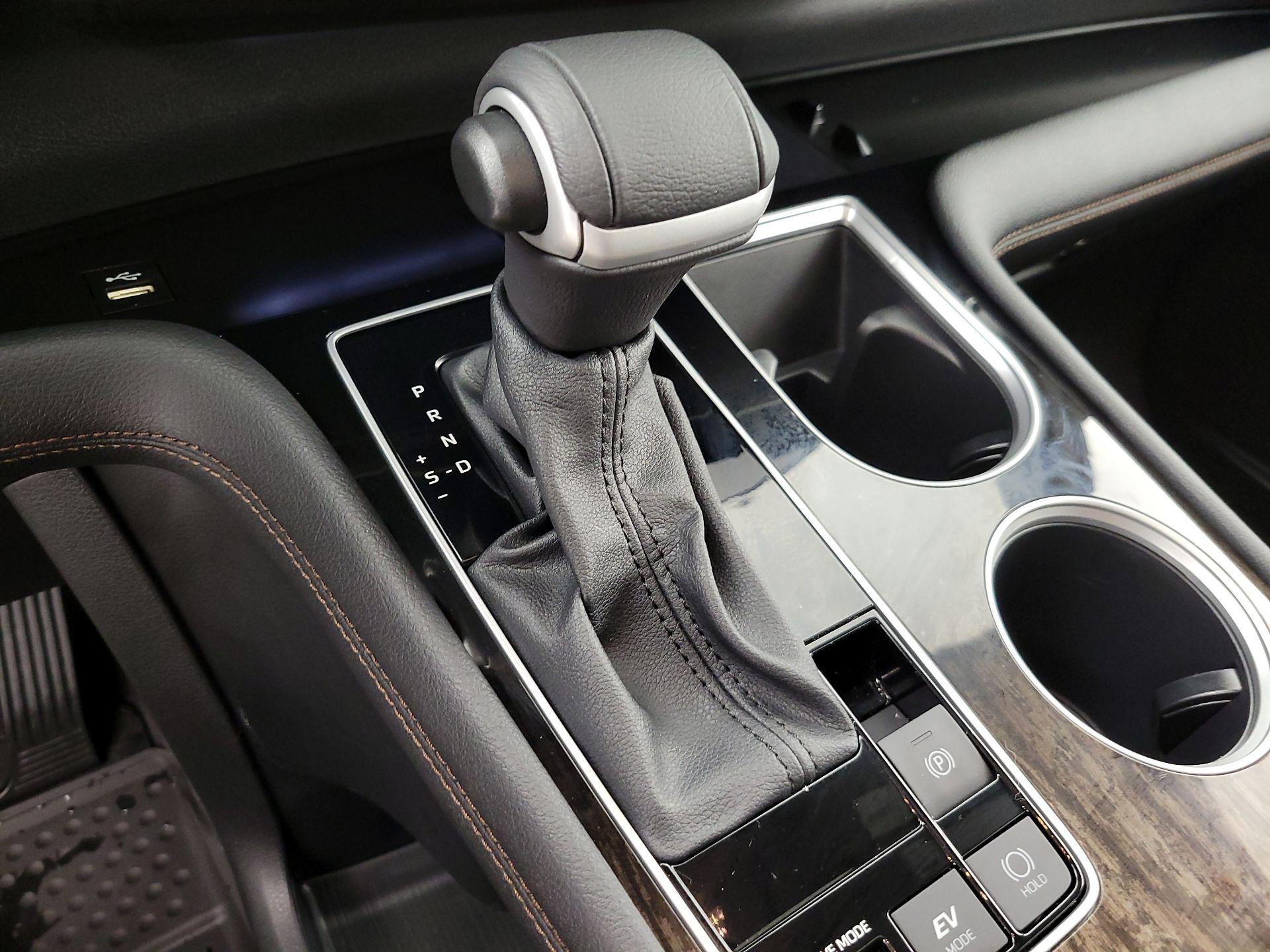 Thumbnail: 2025 Toyota Sienna - 18