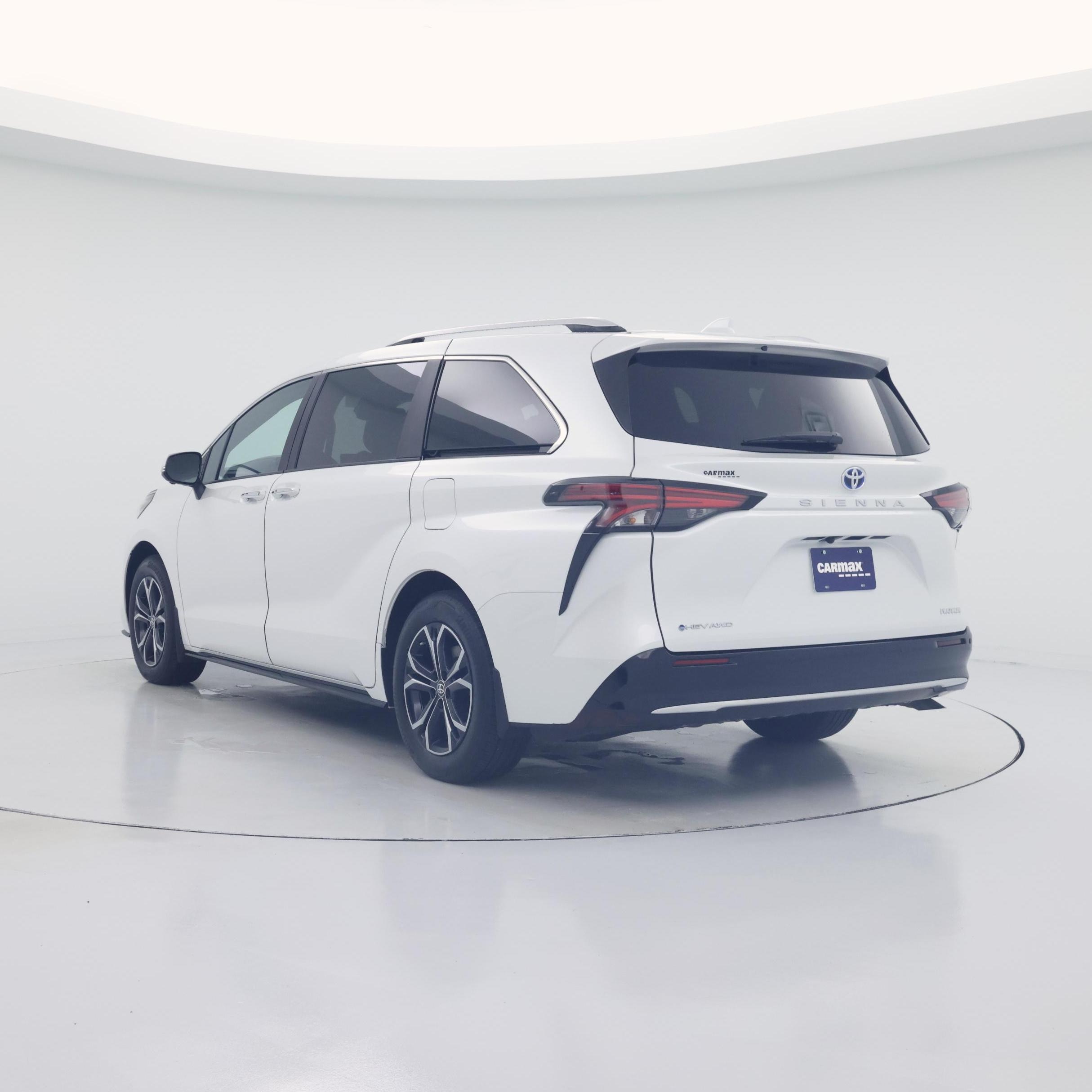 Thumbnail: 2025 Toyota Sienna - 2
