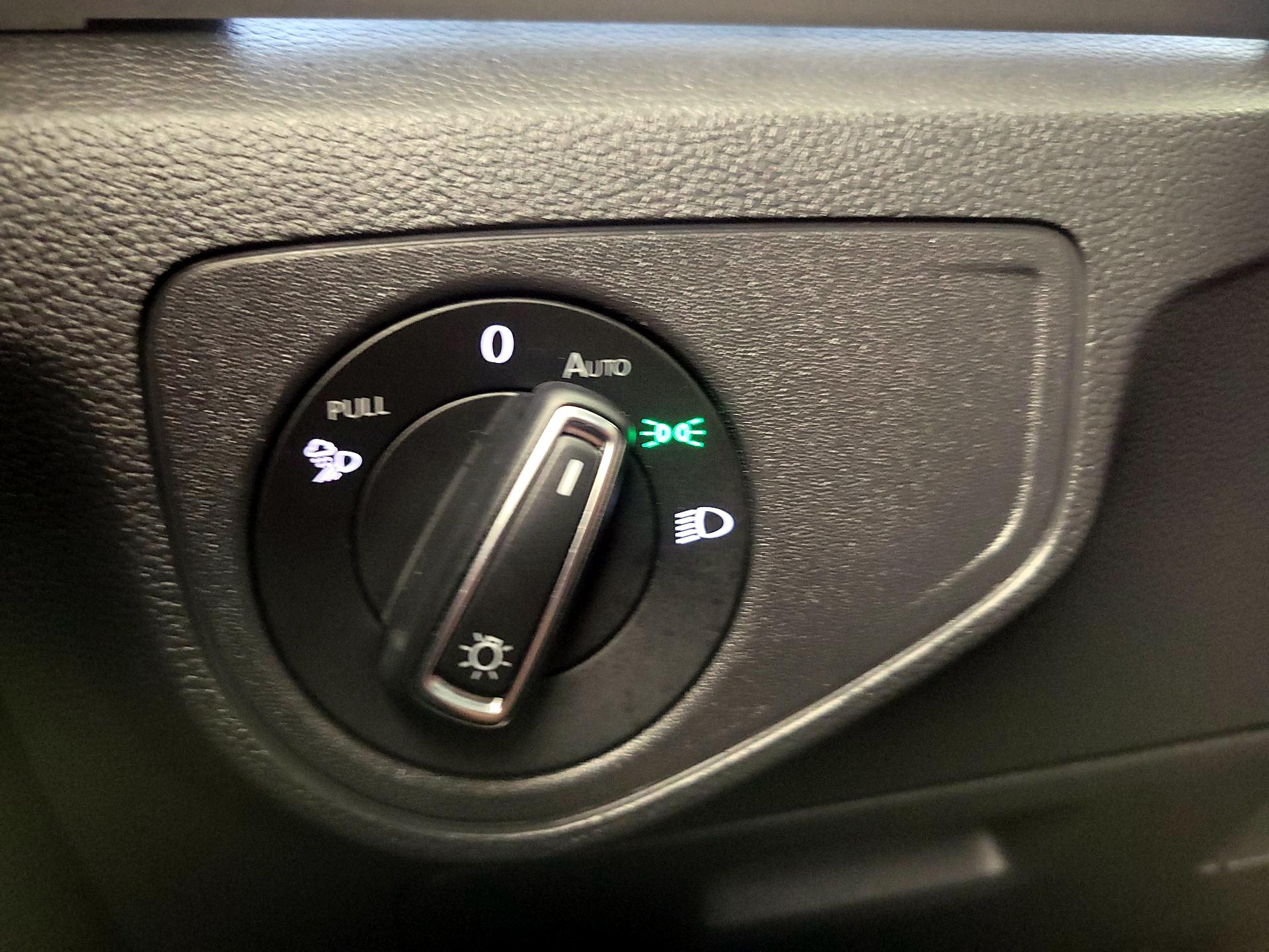 Thumbnail: 2021 Volkswagen Atlas - 13