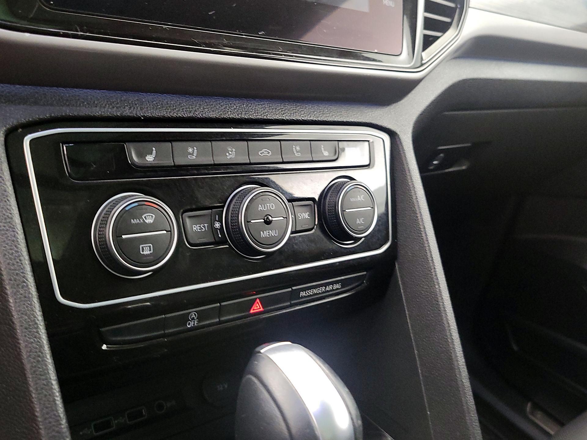 Thumbnail: 2021 Volkswagen Atlas - 17