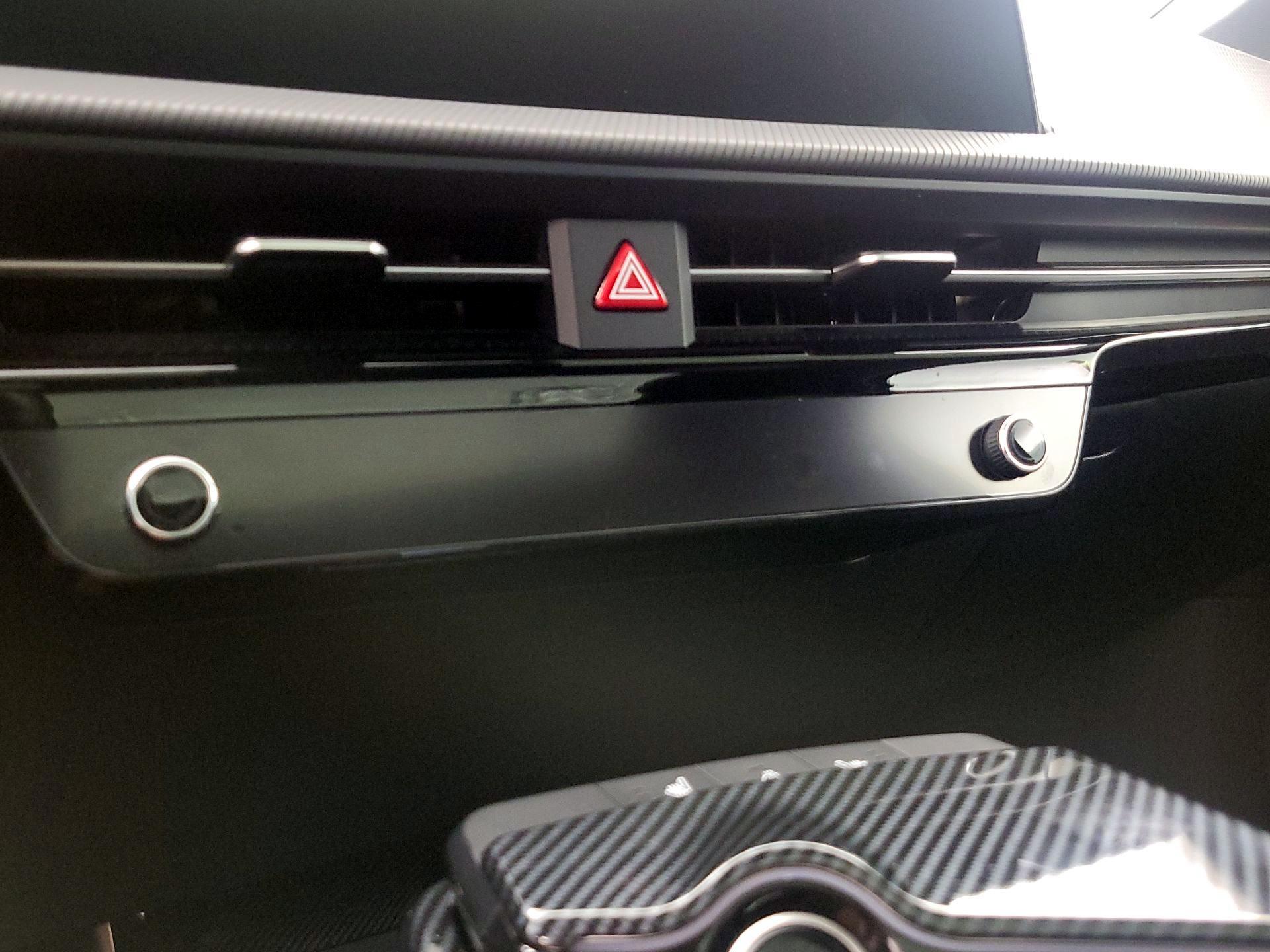 Thumbnail: 2023 Kia EV6 - 17