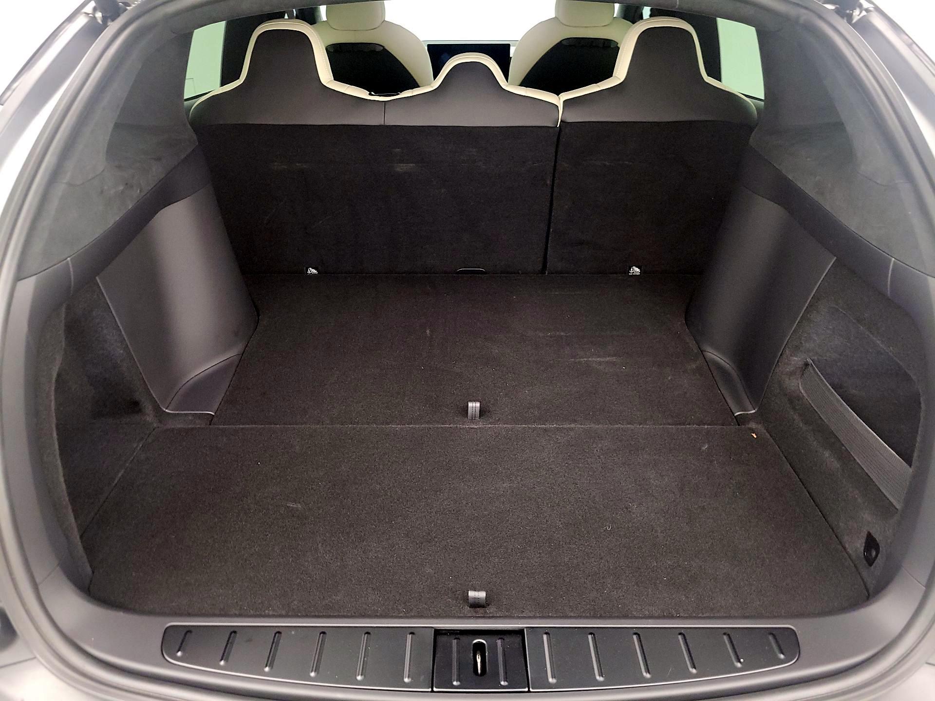 Thumbnail: 2023 Tesla Model X - 20