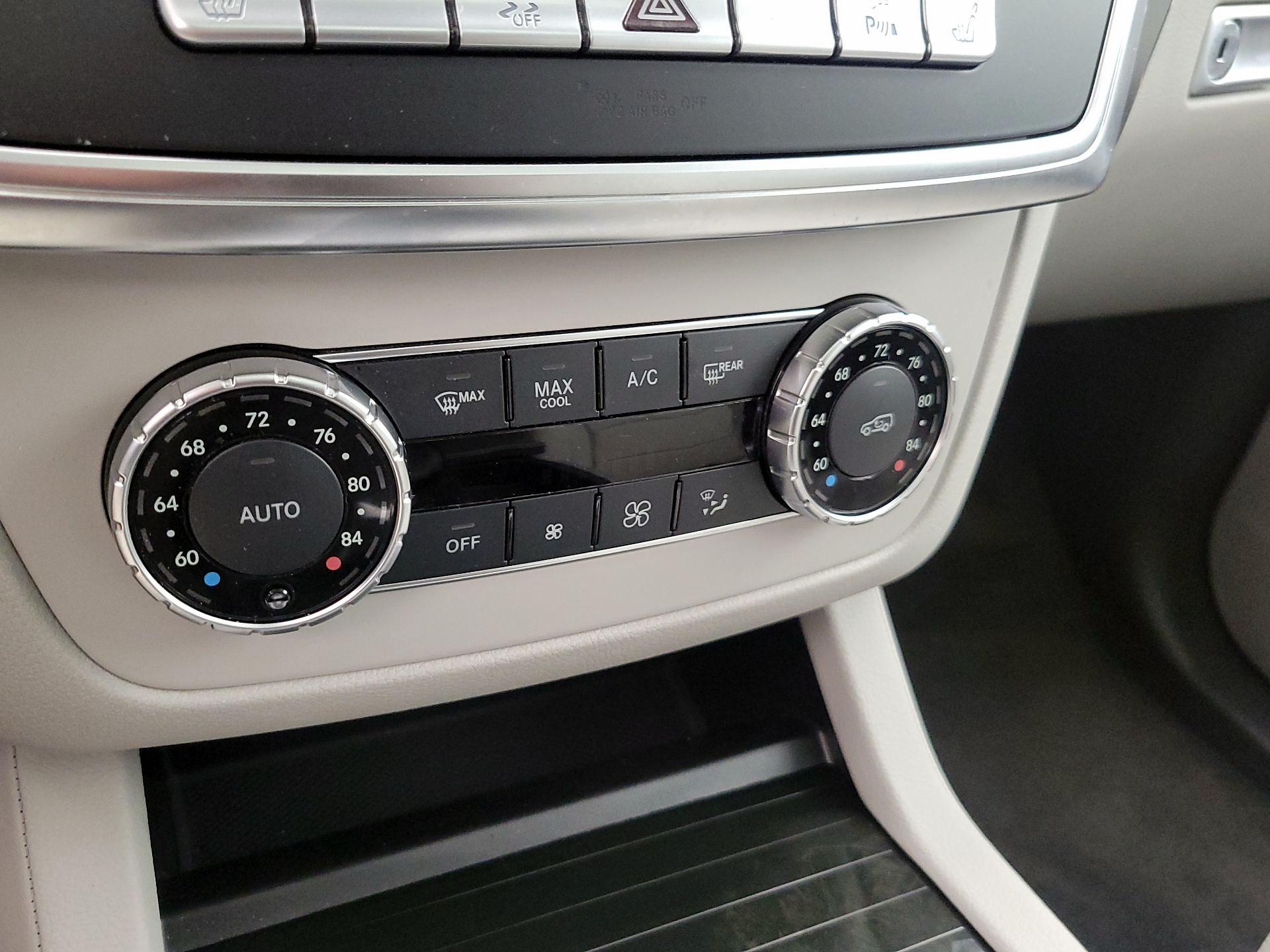 Thumbnail: 2015 Mercedes-Benz M-Class - 17