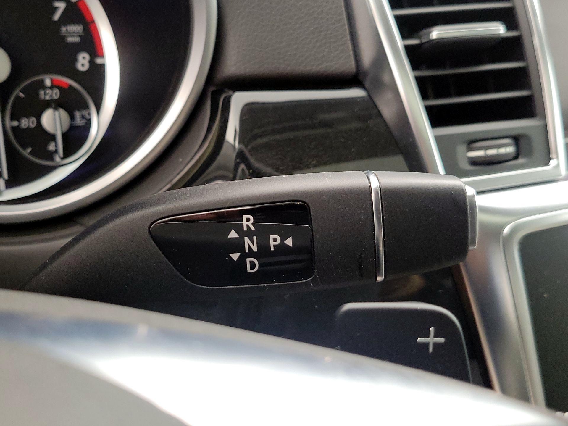 Thumbnail: 2015 Mercedes-Benz M-Class - 18