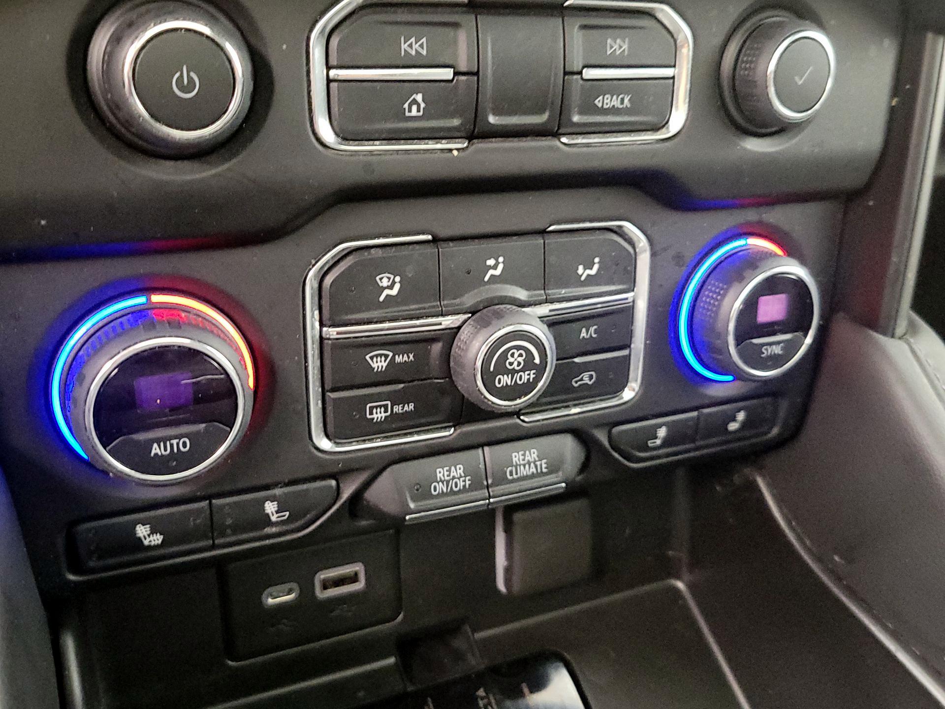 Thumbnail: 2022 Chevrolet Tahoe - 17