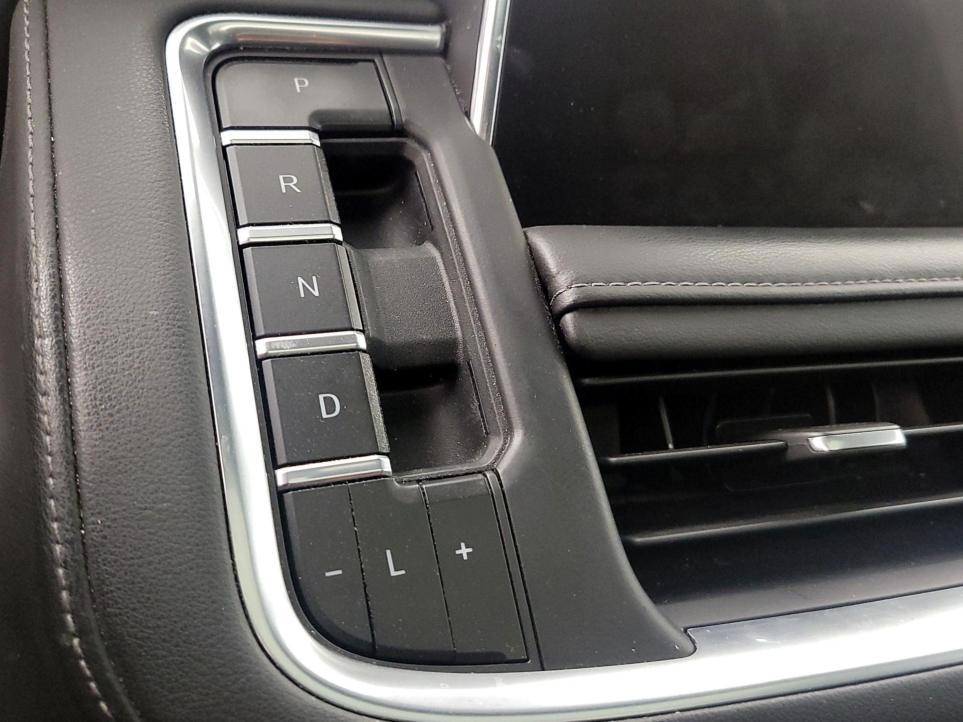 Thumbnail: 2022 Chevrolet Tahoe - 18