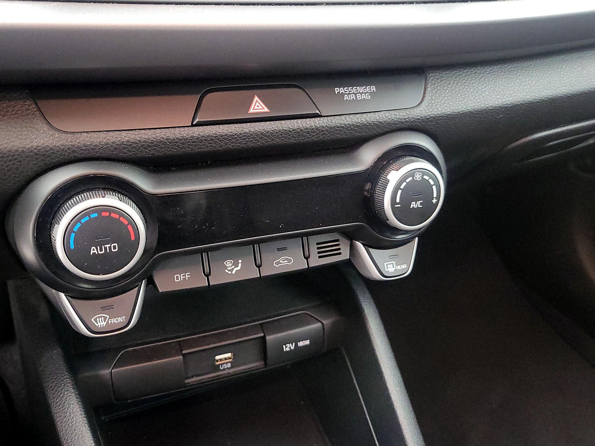 Thumbnail: 2023 Kia Rio - 16