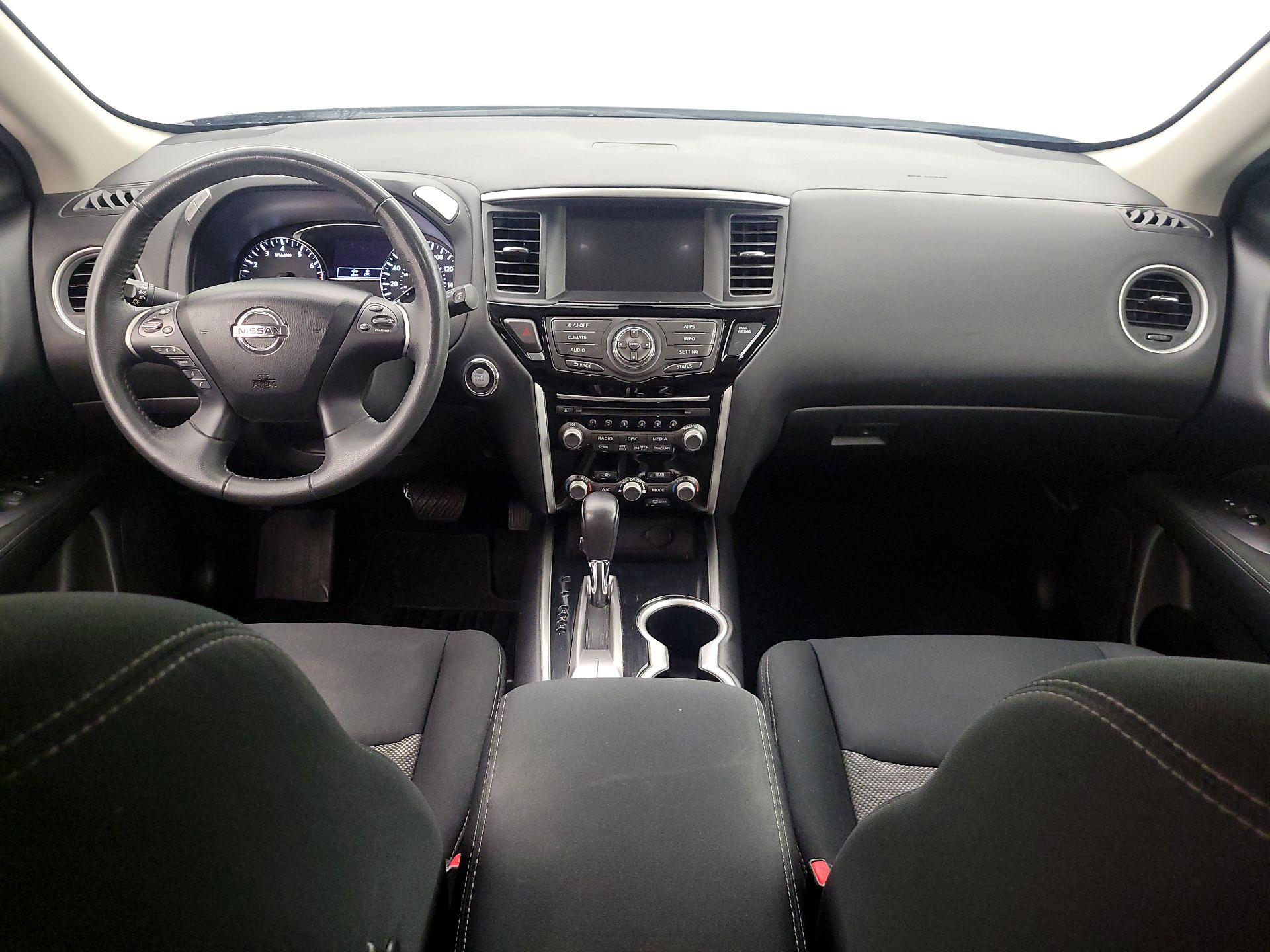 Thumbnail: 2017 Nissan Pathfinder - 9