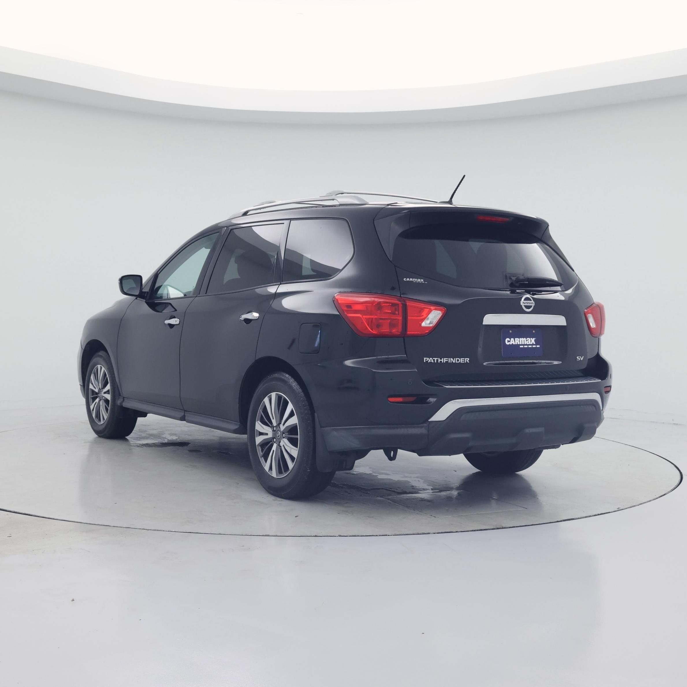 Thumbnail: 2017 Nissan Pathfinder - 2