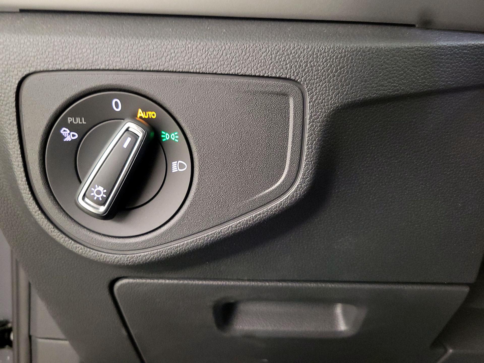 Thumbnail: 2021 Volkswagen Atlas - 13