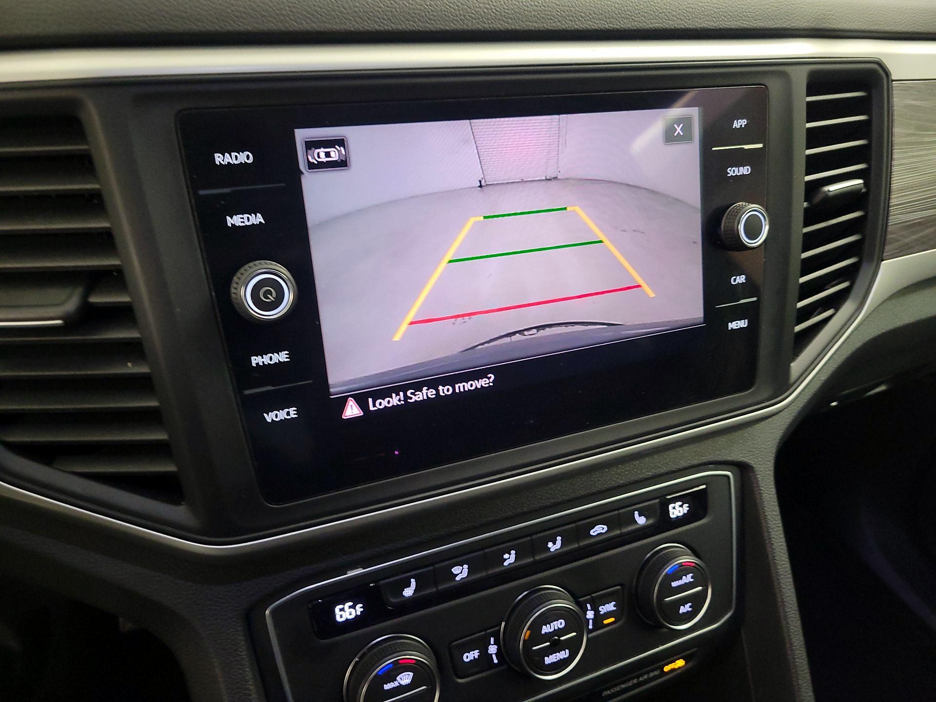 Thumbnail: 2021 Volkswagen Atlas - 14