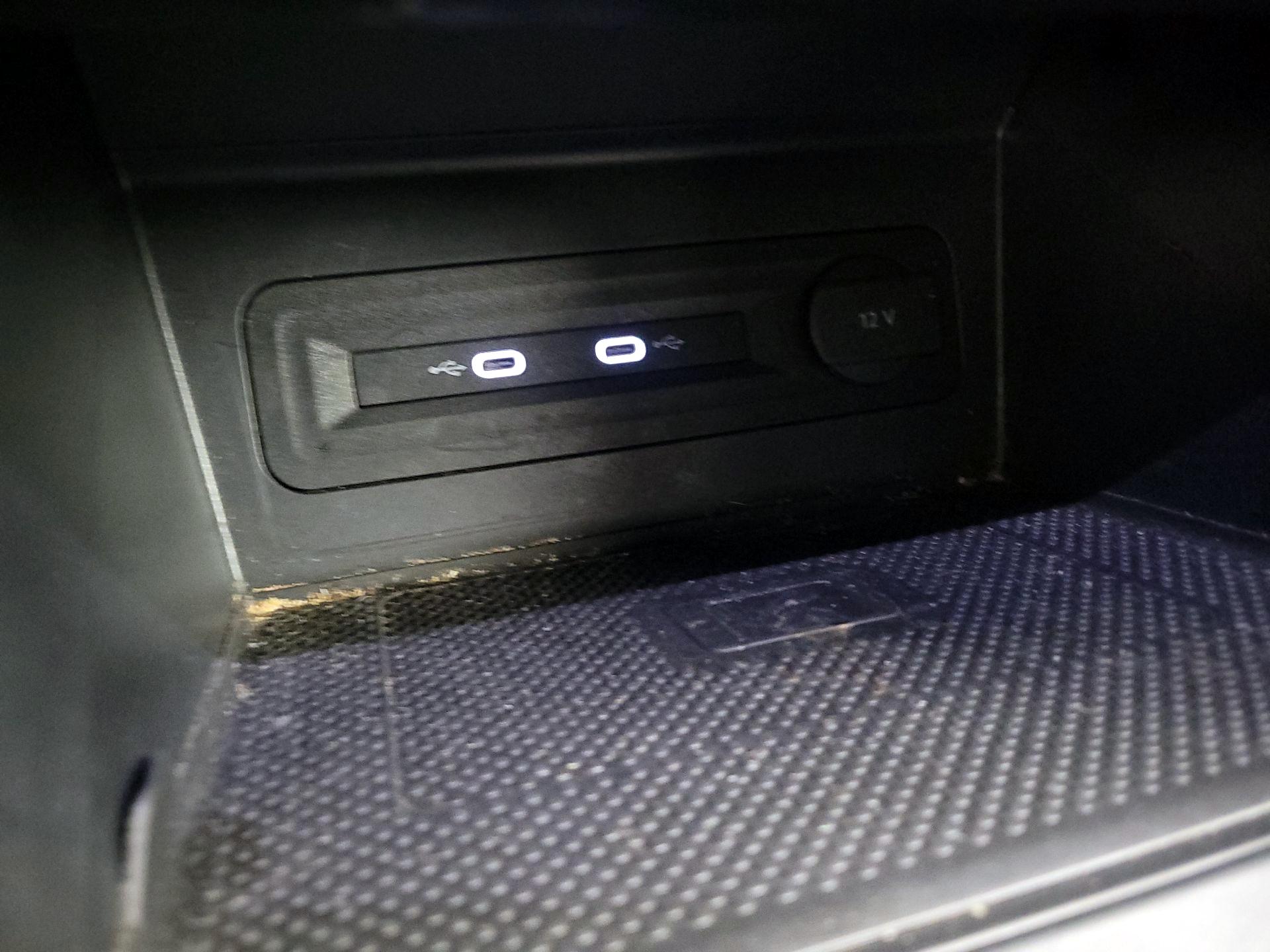 Thumbnail: 2021 Volkswagen Atlas - 18