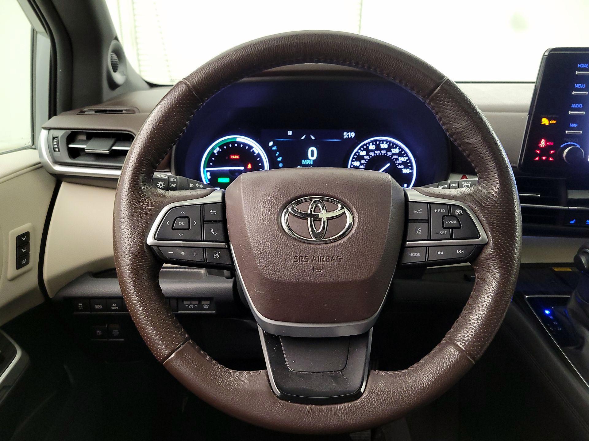 Thumbnail: 2022 Toyota Sienna - 10