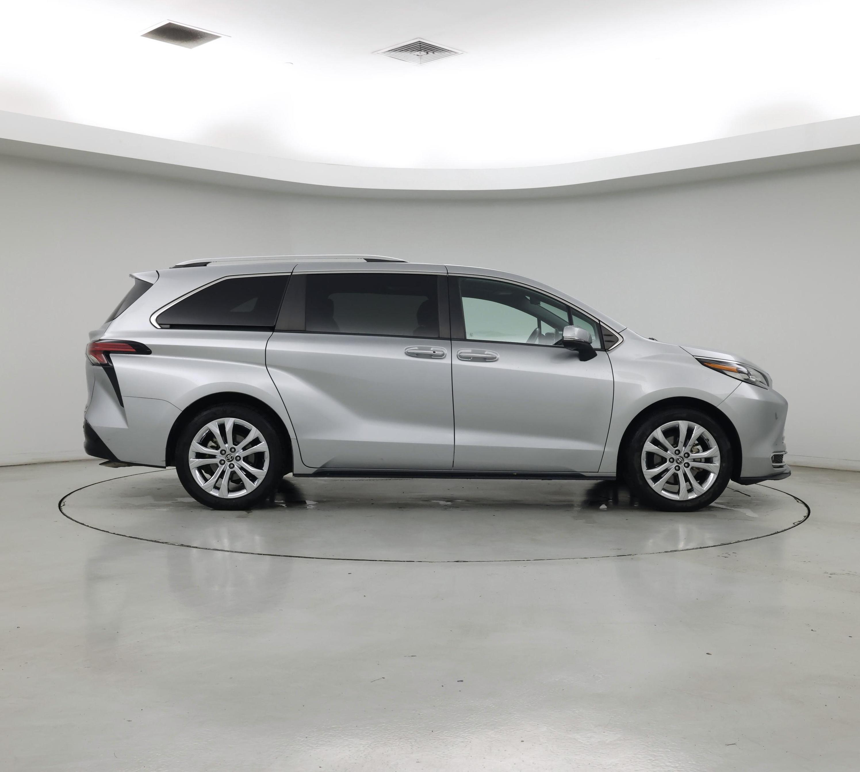 Thumbnail: 2022 Toyota Sienna - 7