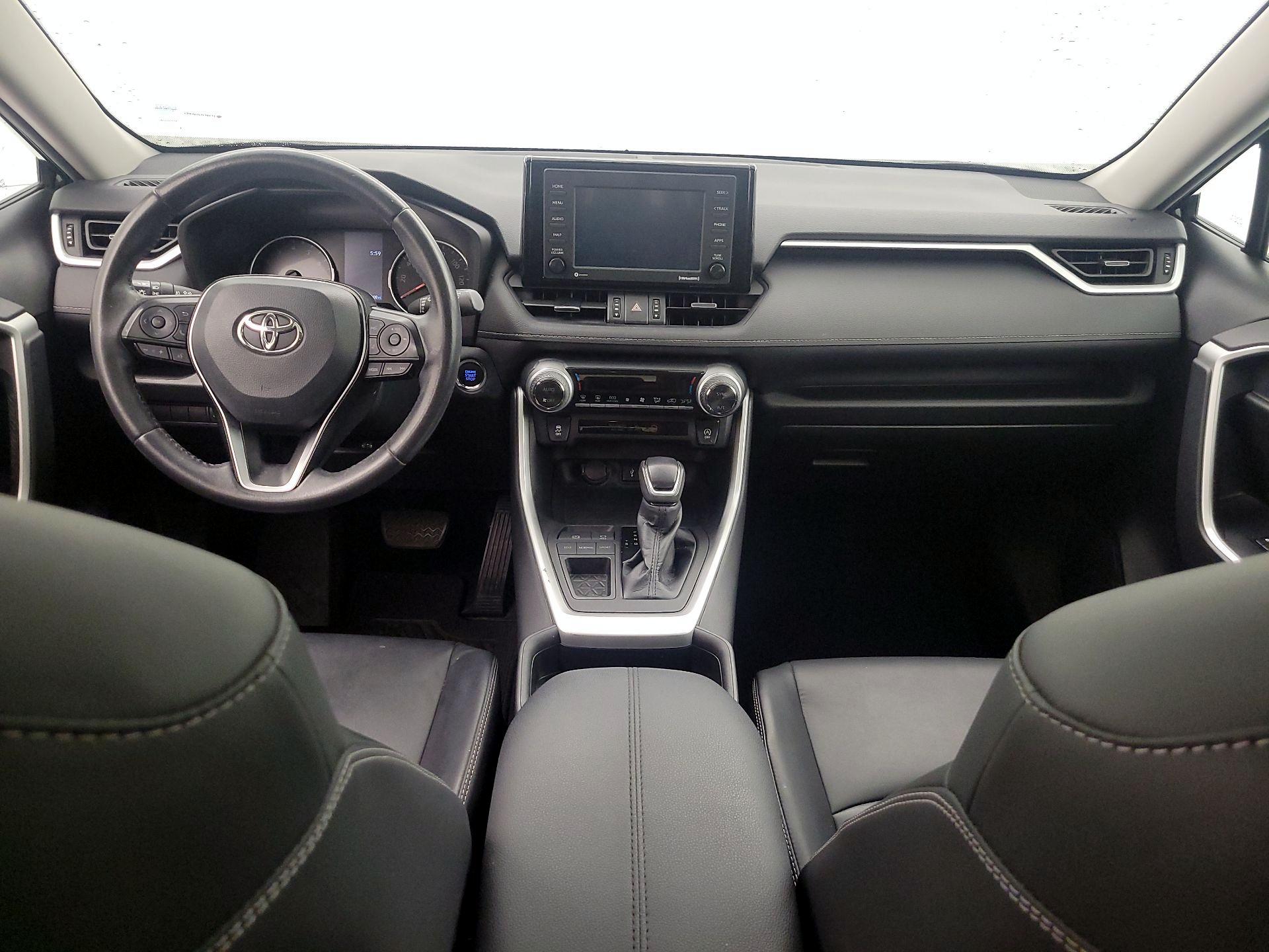 Thumbnail: 2021 Toyota RAV4 - 9