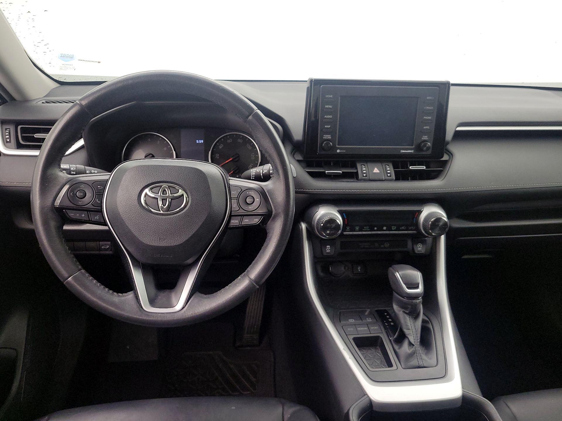 Thumbnail: 2021 Toyota RAV4 - 10