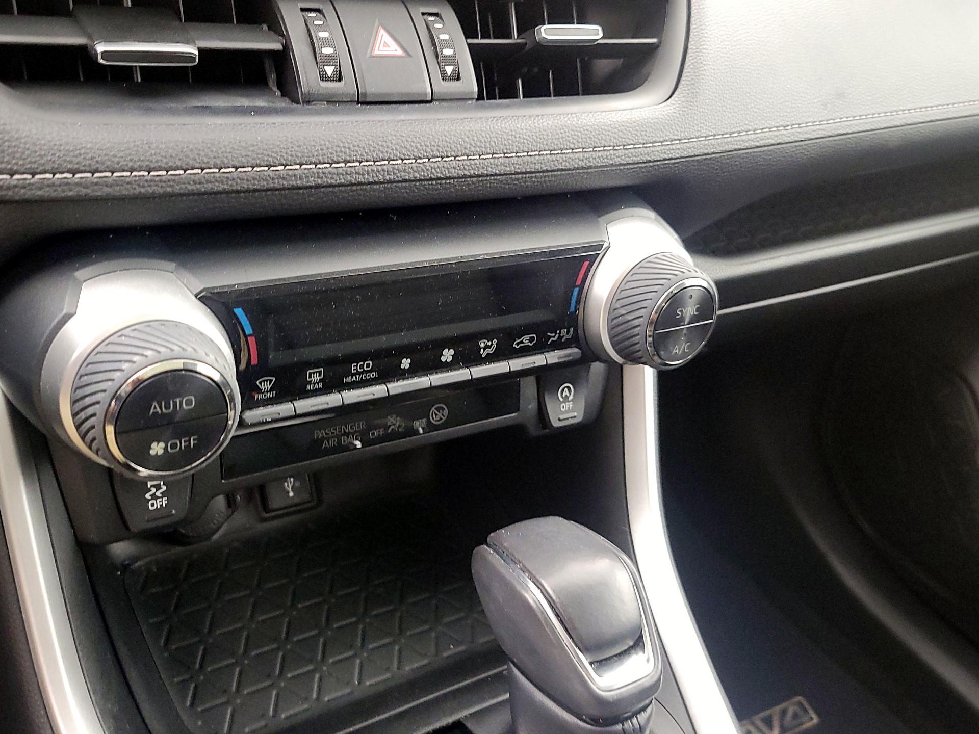 Thumbnail: 2021 Toyota RAV4 - 16