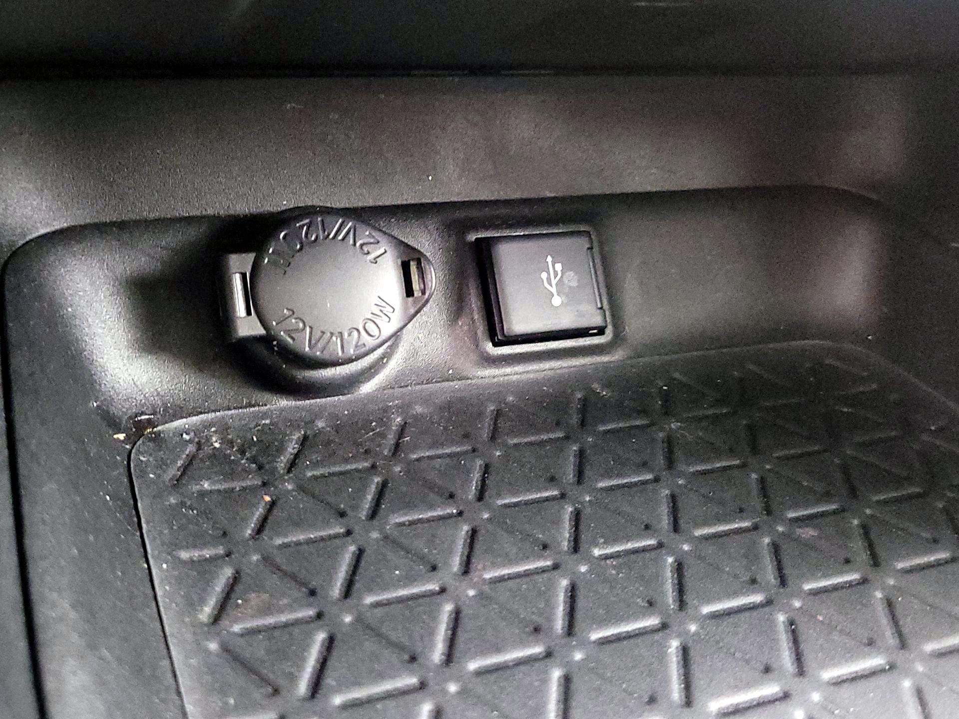 Thumbnail: 2021 Toyota RAV4 - 18