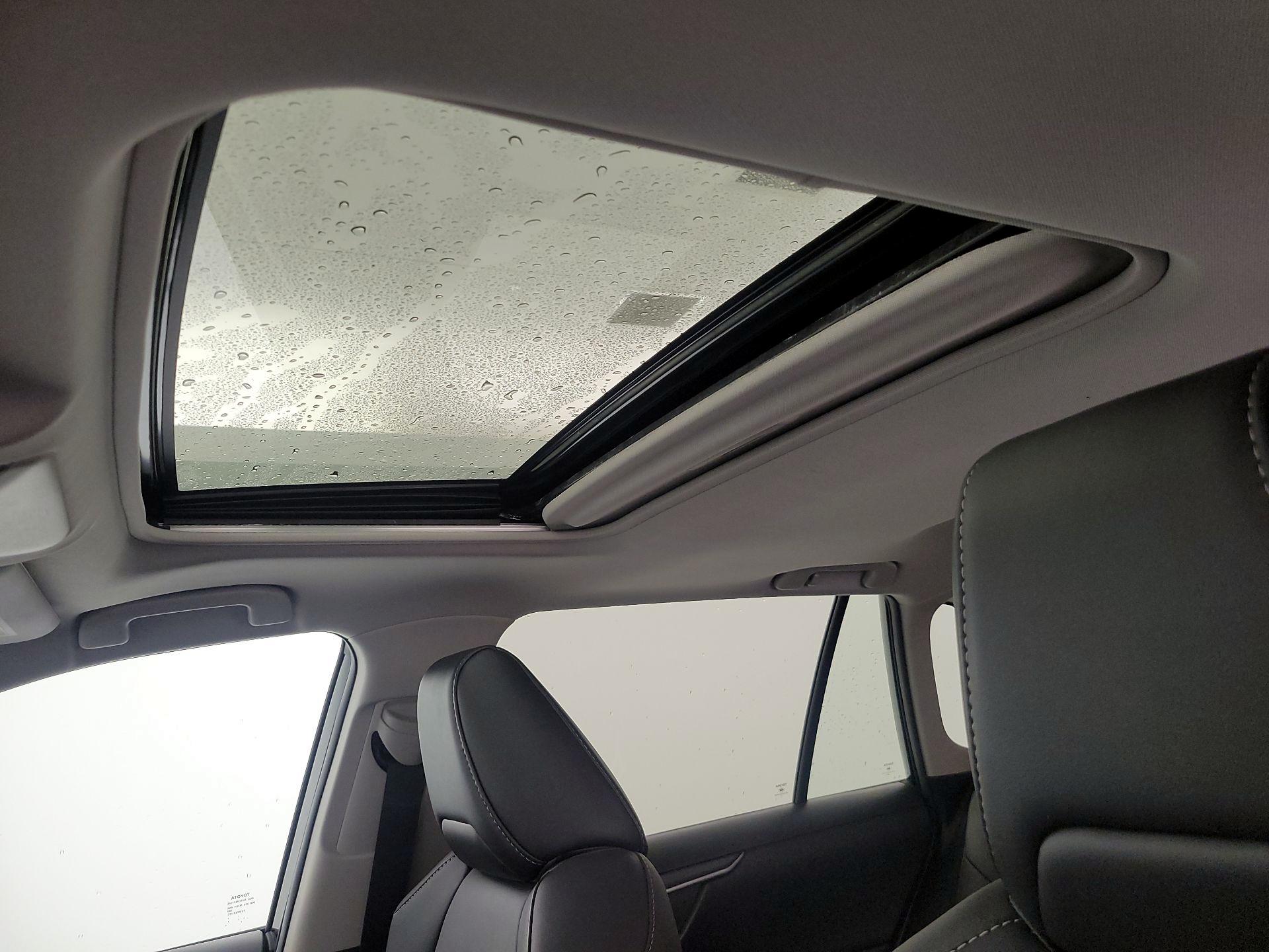 Thumbnail: 2021 Toyota RAV4 - 19