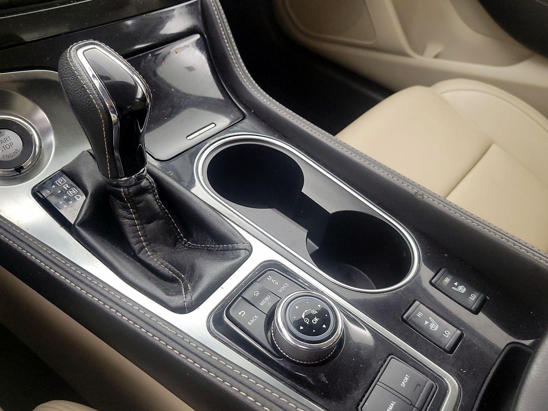 Thumbnail: 2016 Nissan Maxima - 18