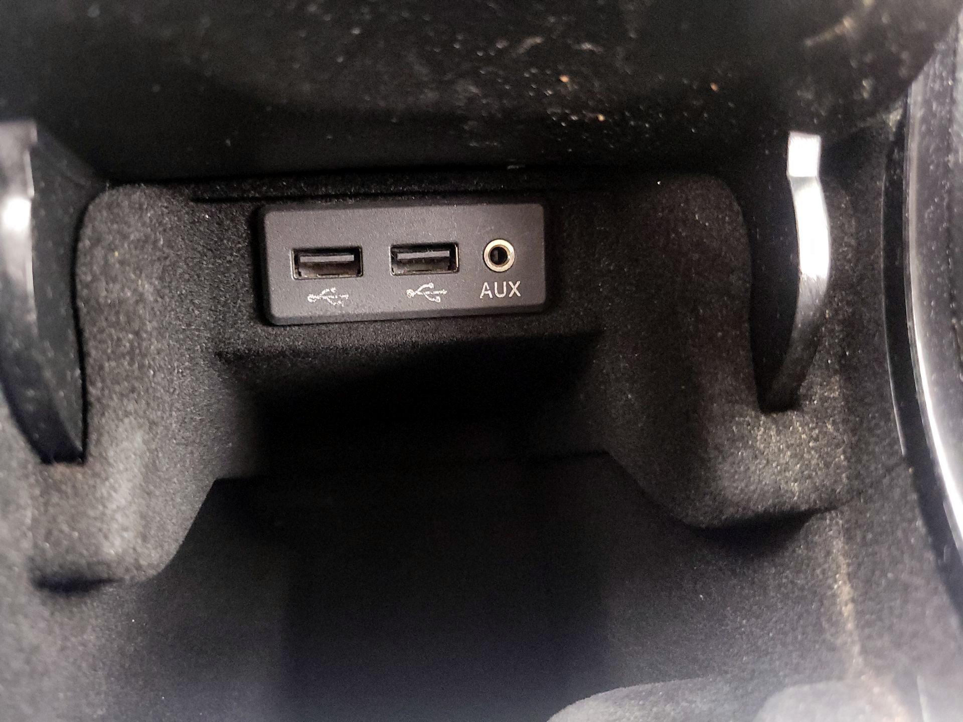 Thumbnail: 2016 Nissan Maxima - 19