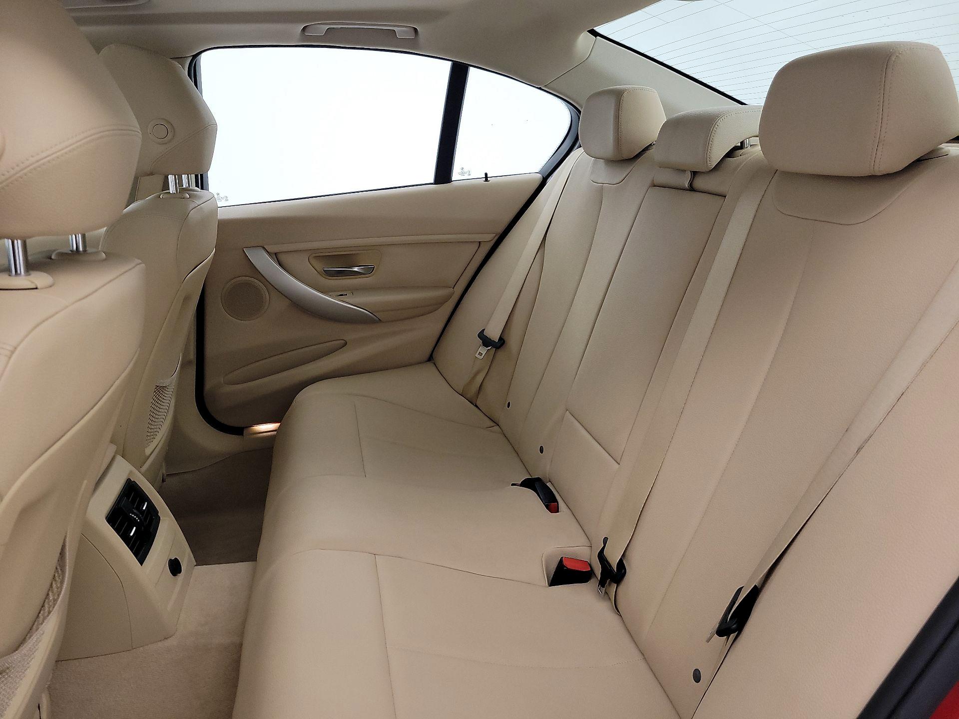 Thumbnail: 2014 BMW 3 Series - 20