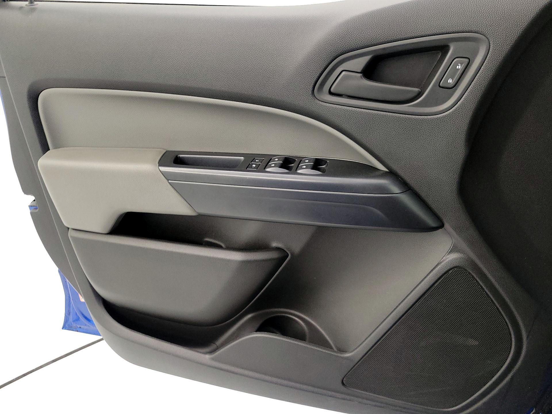 Thumbnail: 2018 GMC Canyon - 12