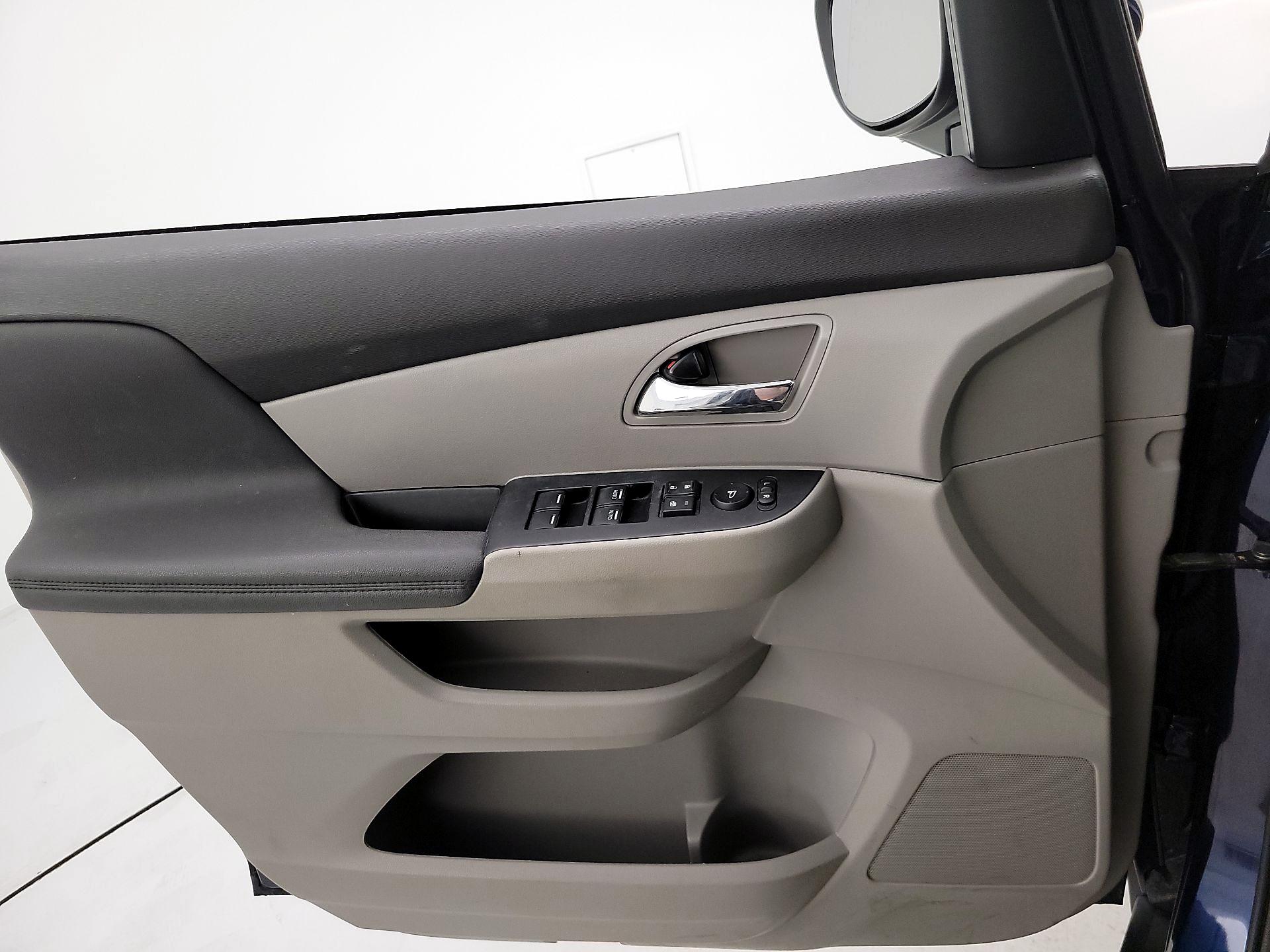 Thumbnail: 2015 Honda Odyssey - 12