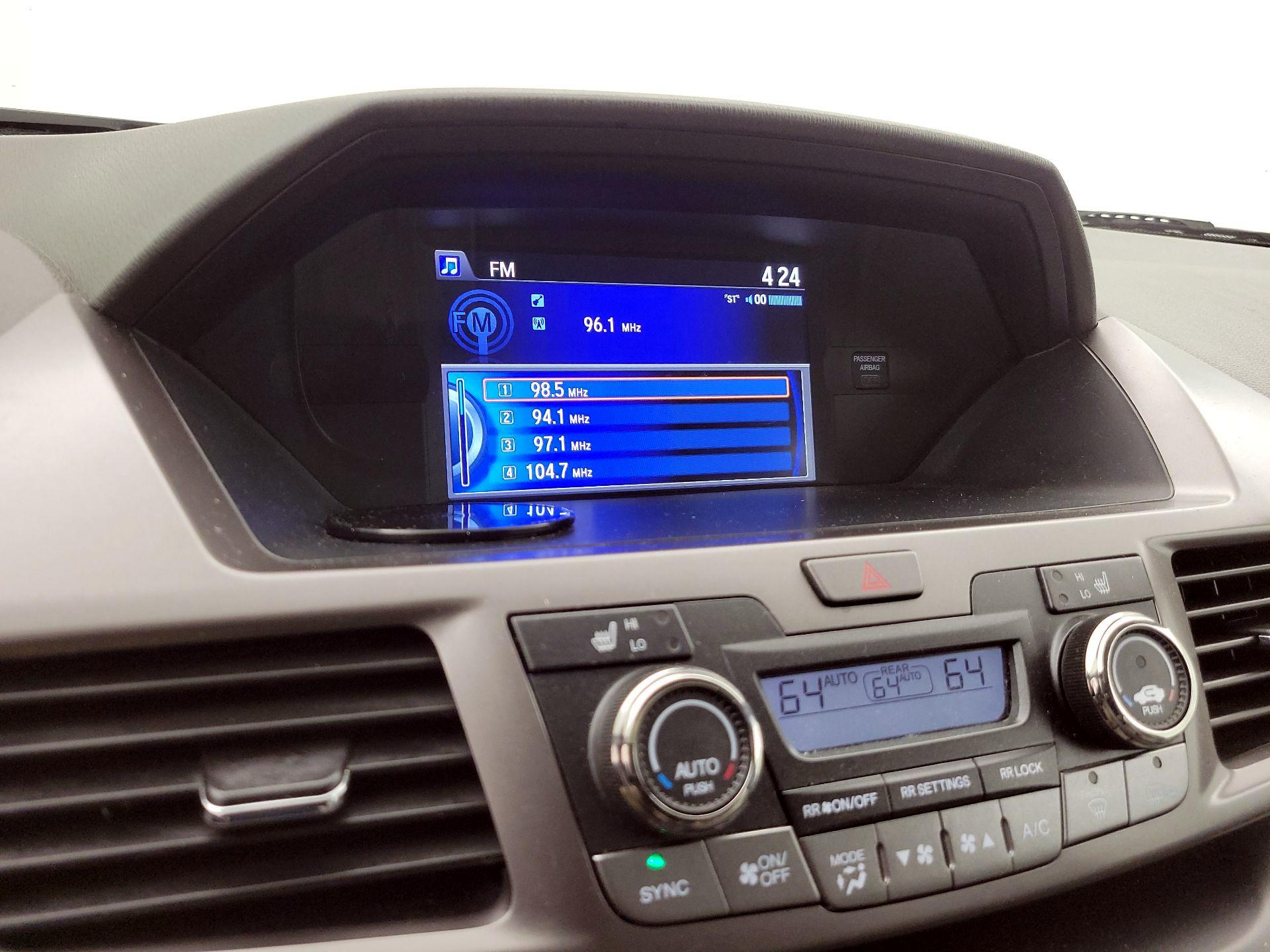 Thumbnail: 2015 Honda Odyssey - 16
