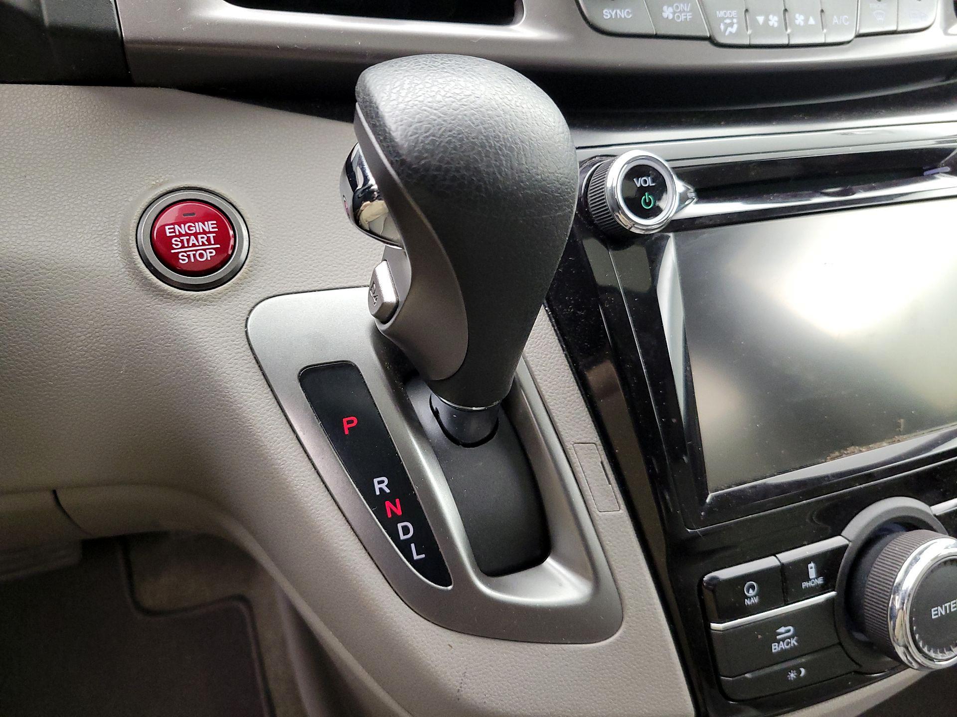 Thumbnail: 2015 Honda Odyssey - 18