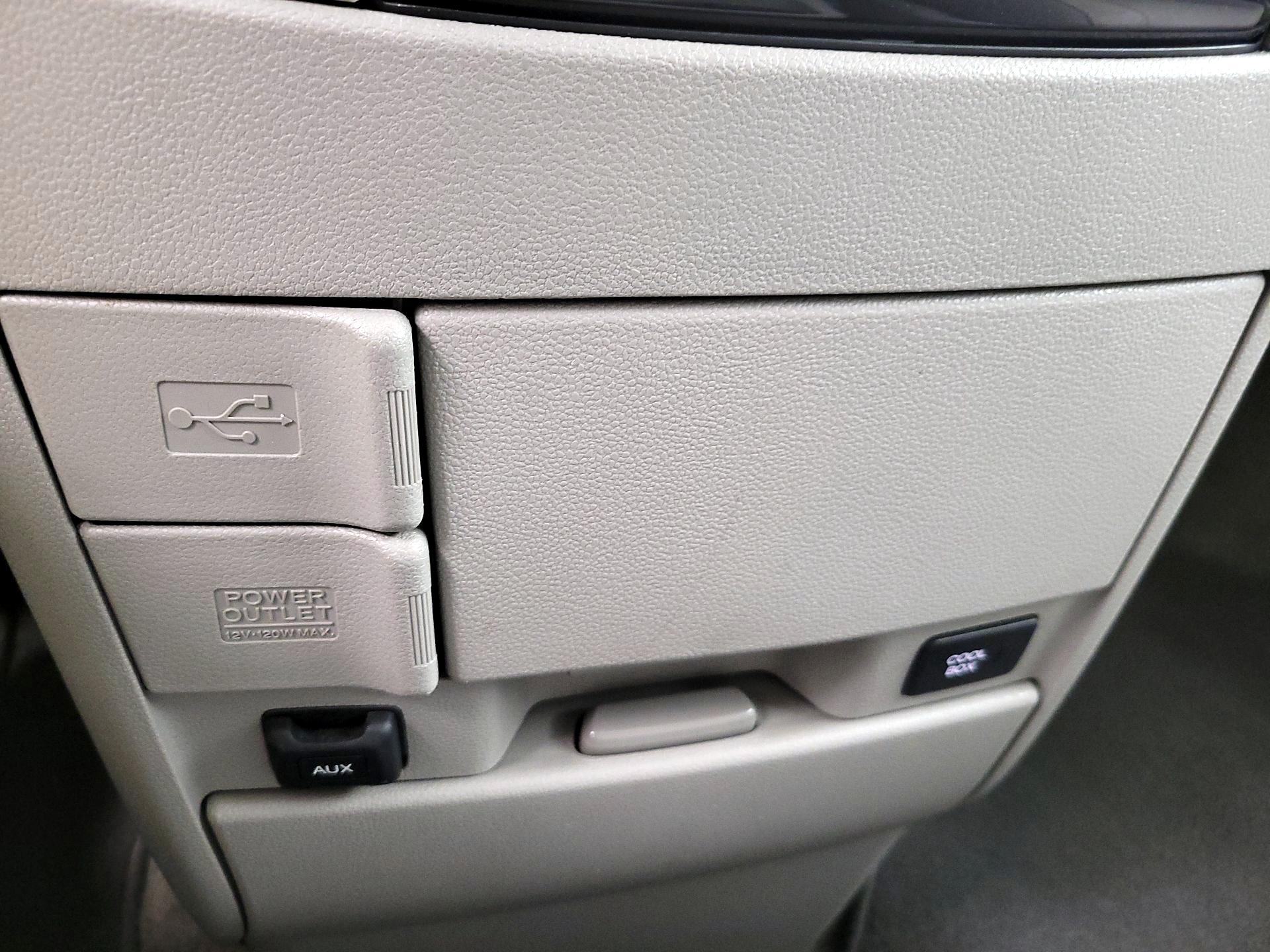 Thumbnail: 2015 Honda Odyssey - 19
