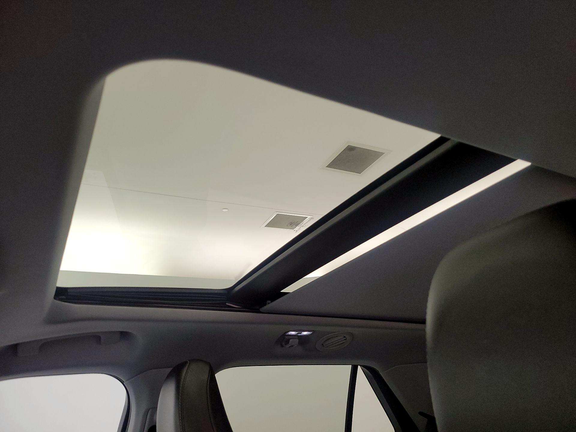 Thumbnail: 2022 Ford Explorer - 20