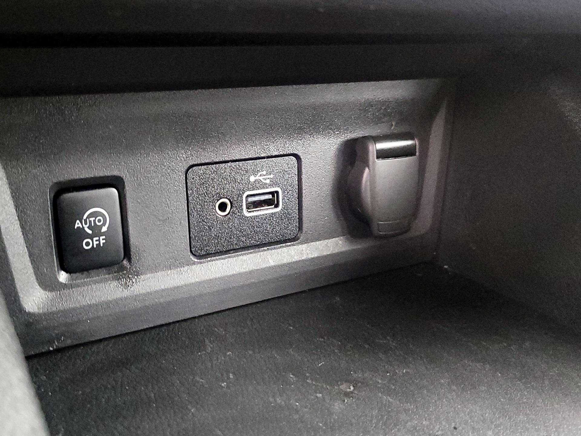 Thumbnail: 2024 Nissan Sentra - 18