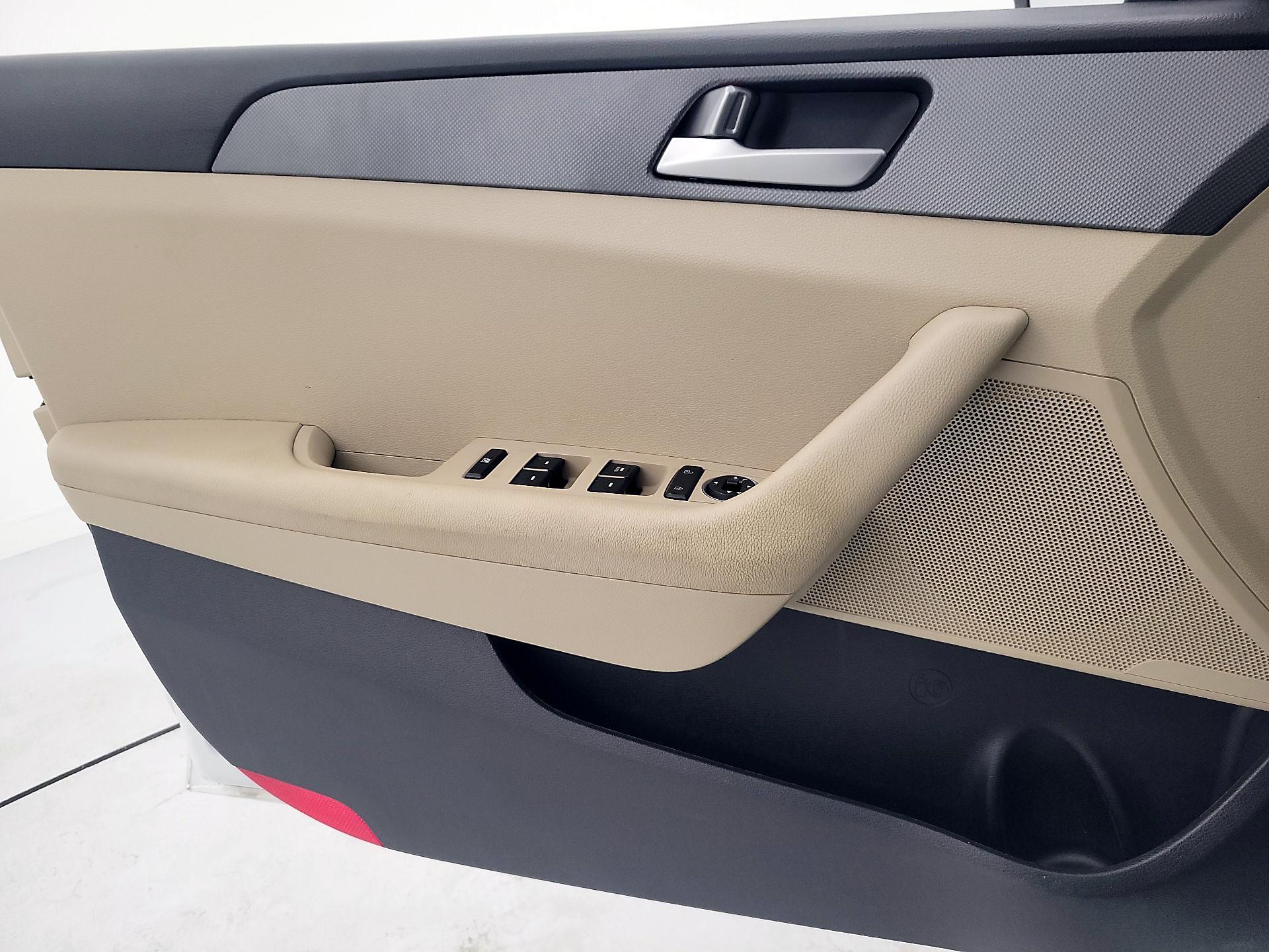 Thumbnail: 2017 Hyundai Sonata - 12