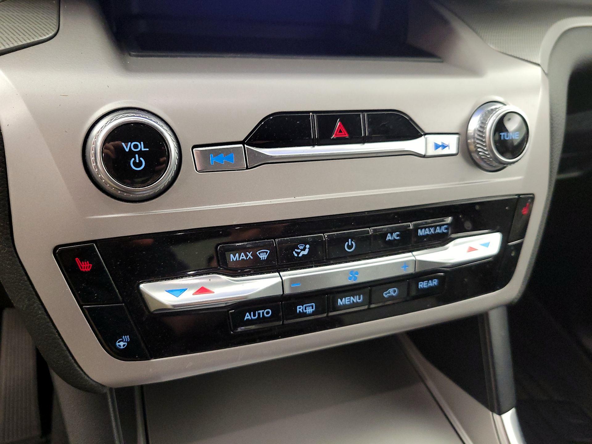 Thumbnail: 2023 Ford Explorer - 17