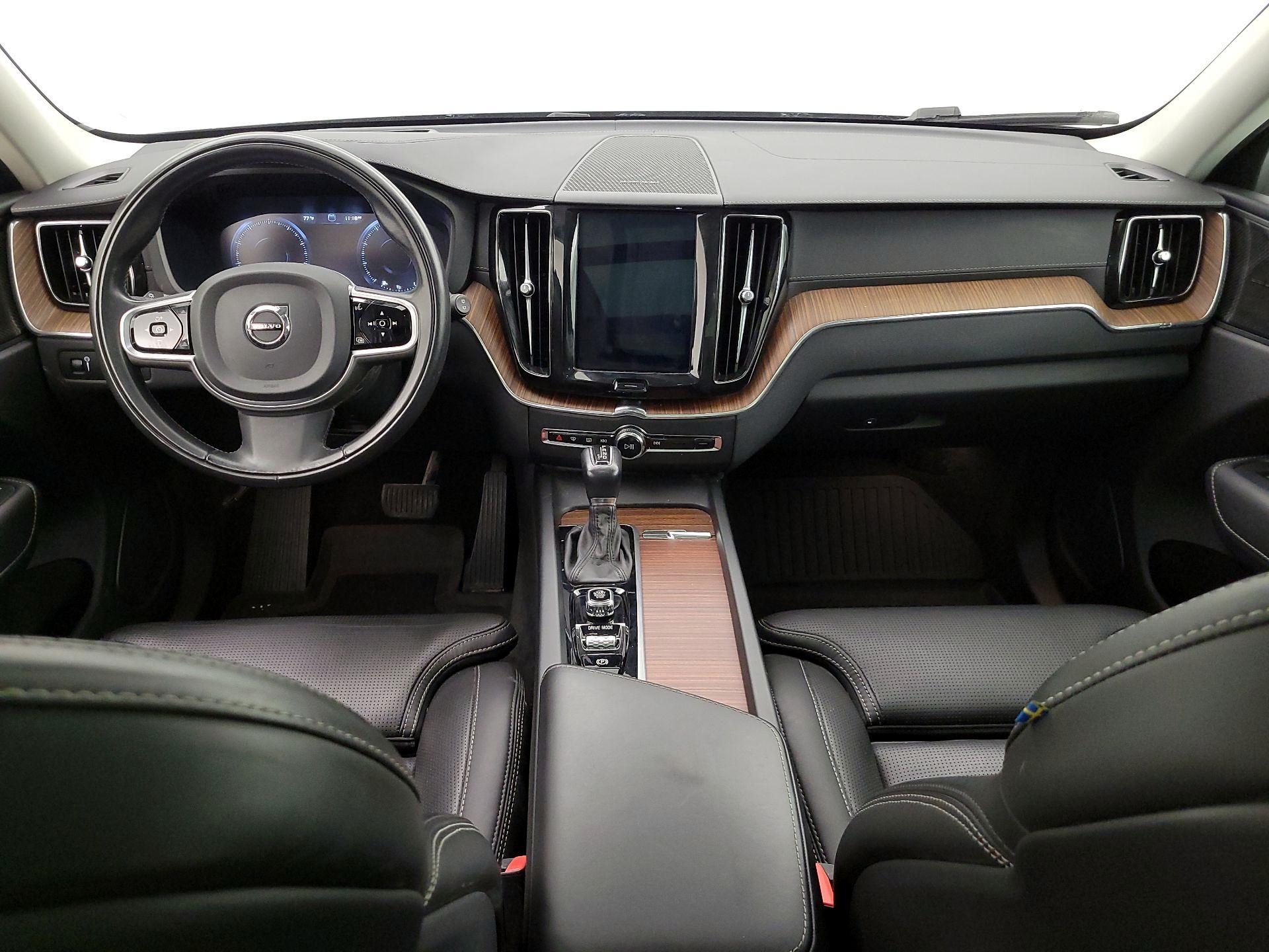 Thumbnail: 2020 Volvo XC60 - 9
