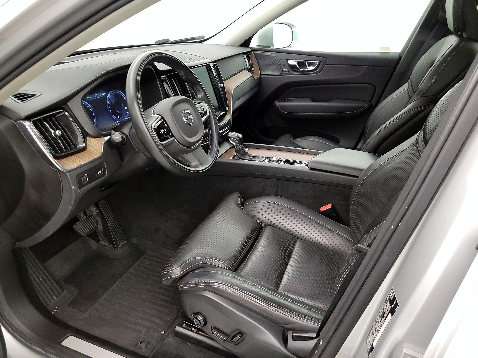 Thumbnail: 2020 Volvo XC60 - 11