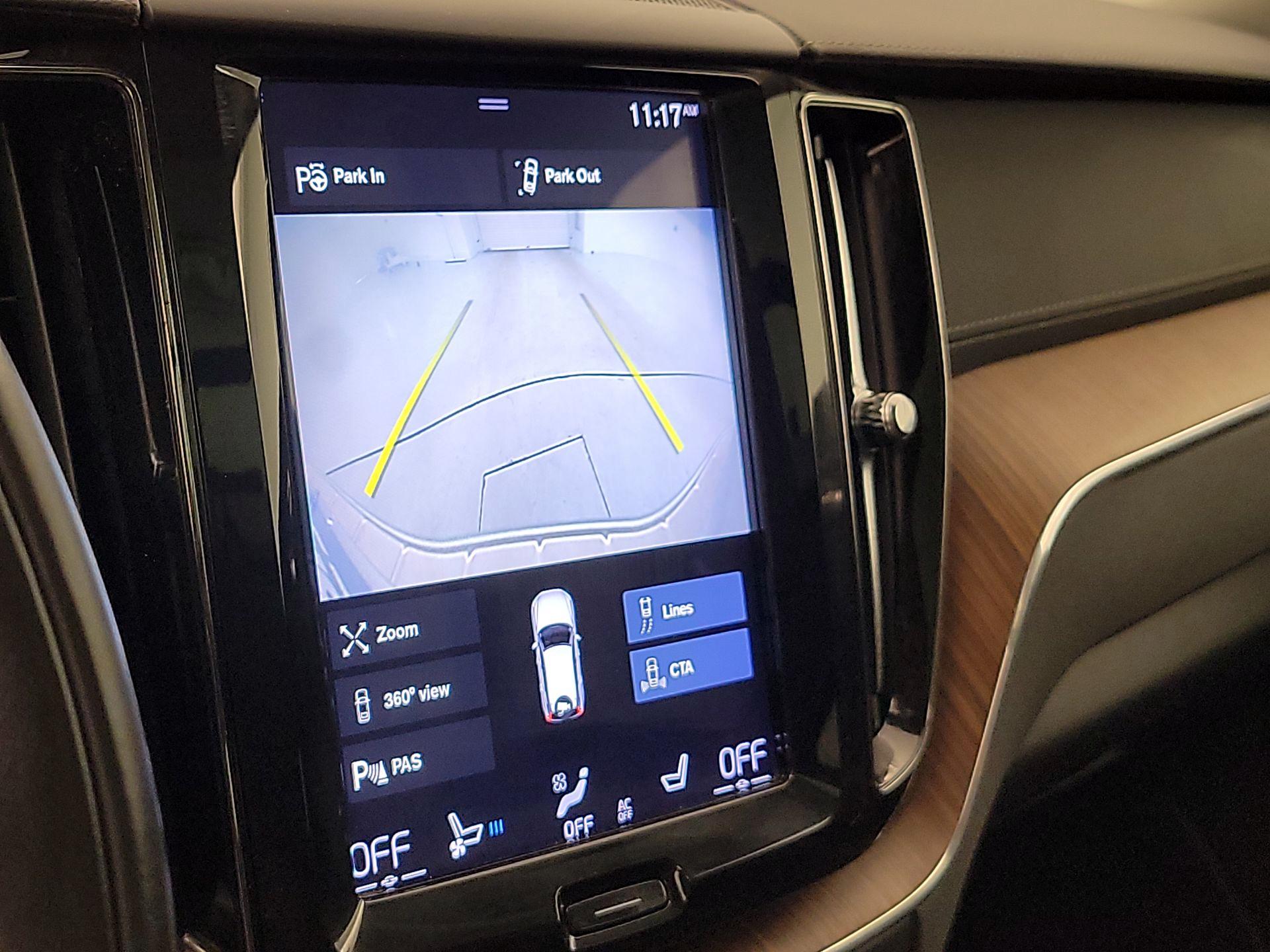 Thumbnail: 2020 Volvo XC60 - 15