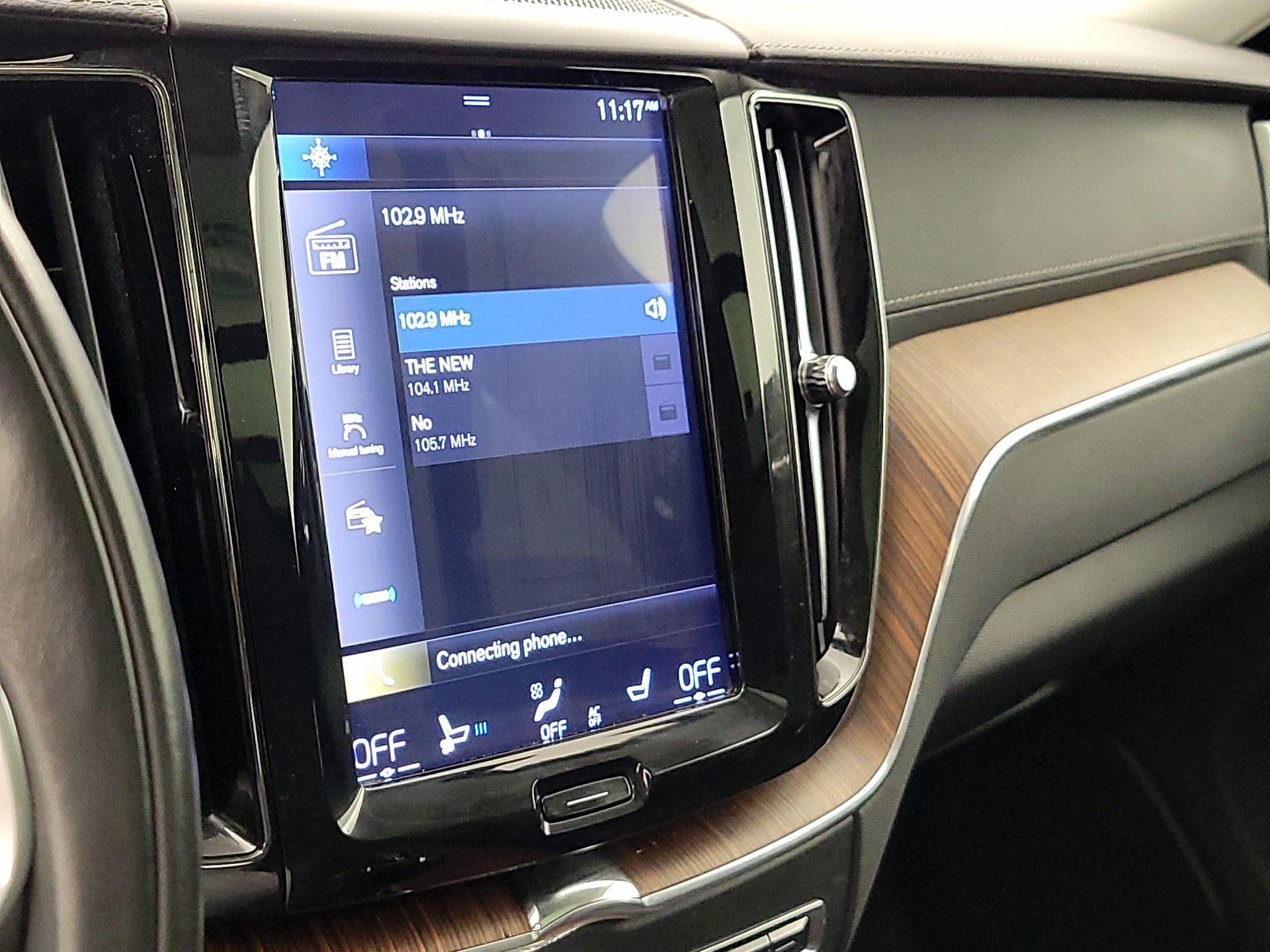 Thumbnail: 2020 Volvo XC60 - 16