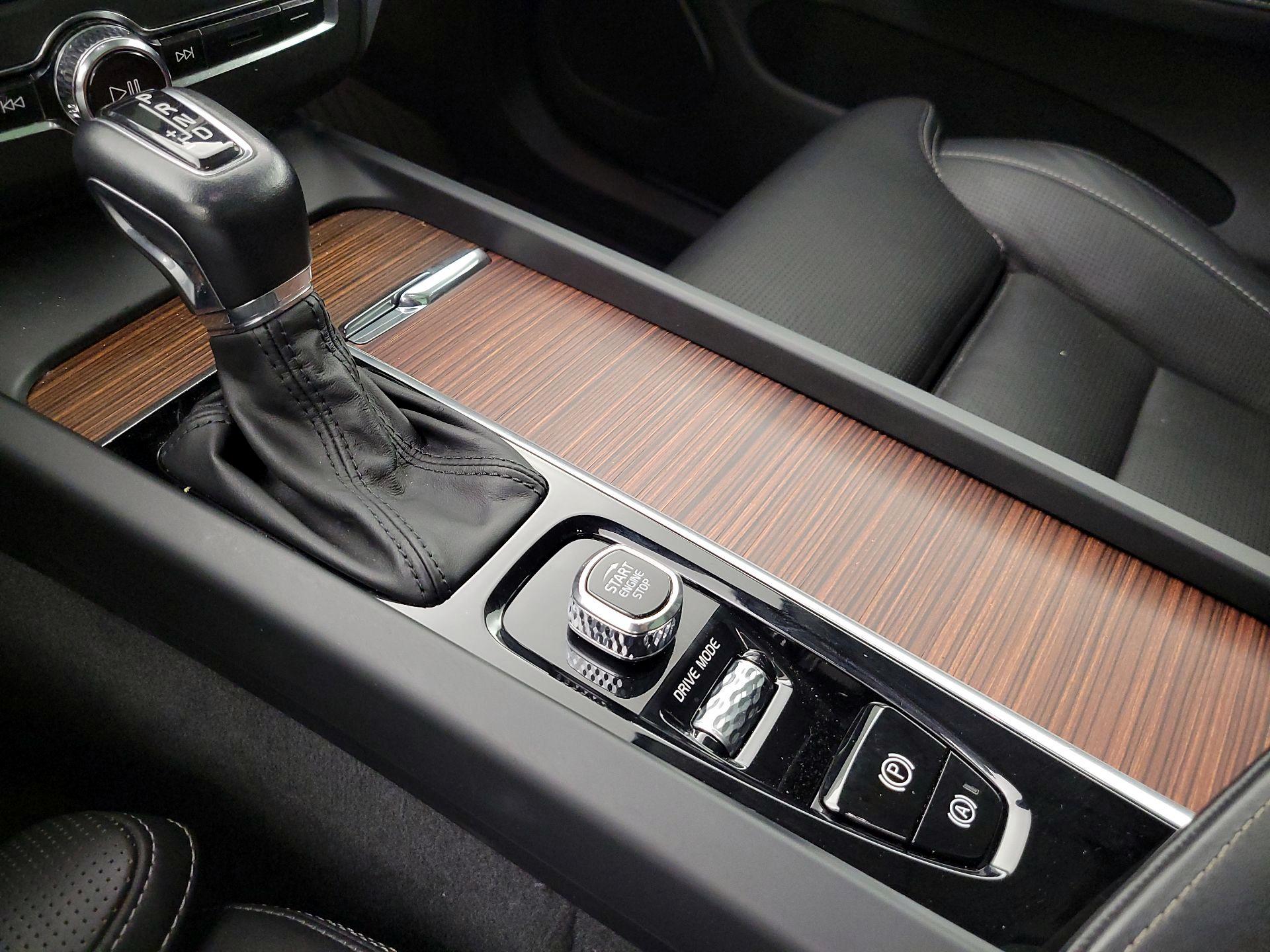 Thumbnail: 2020 Volvo XC60 - 18