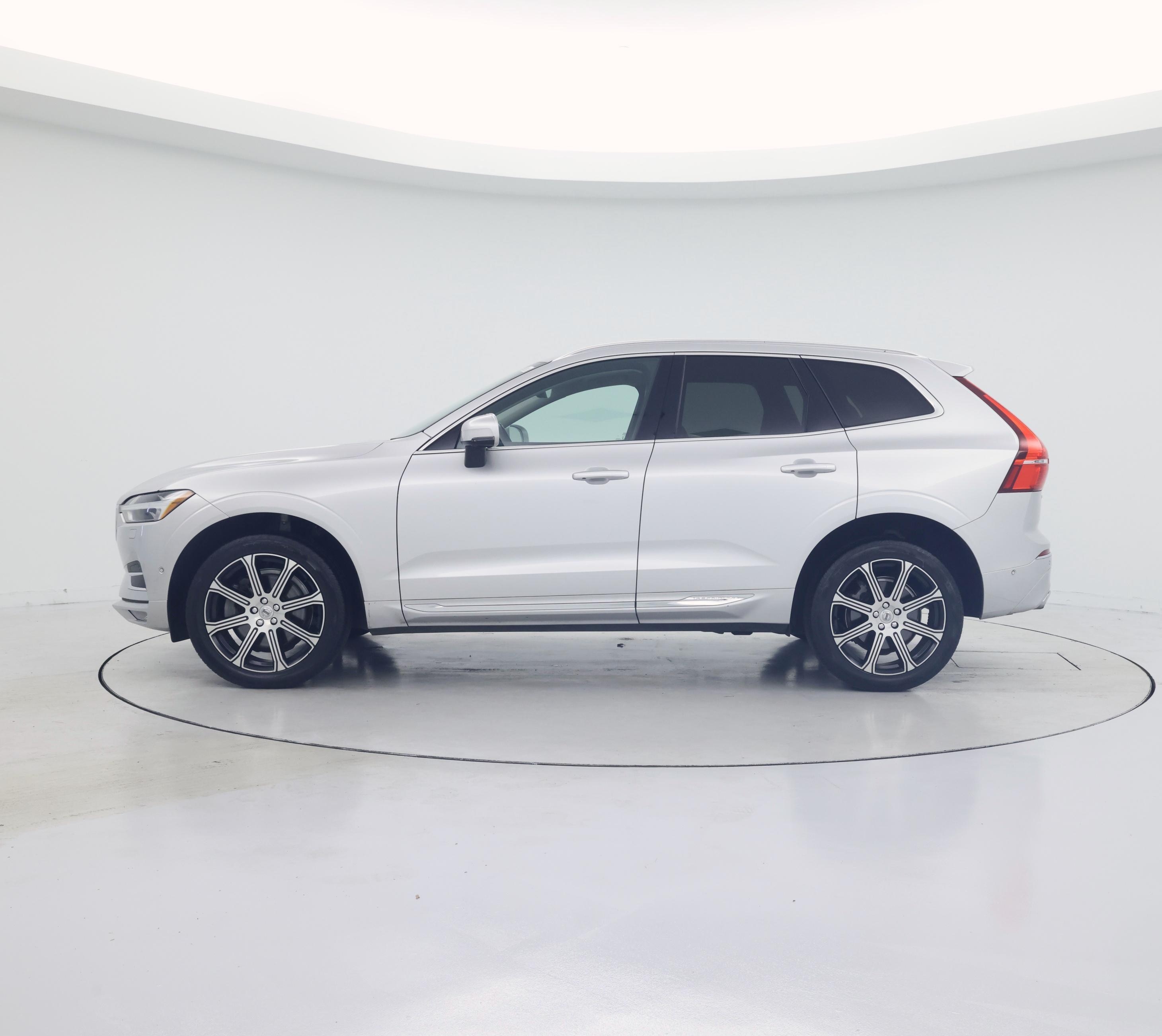 Thumbnail: 2020 Volvo XC60 - 3