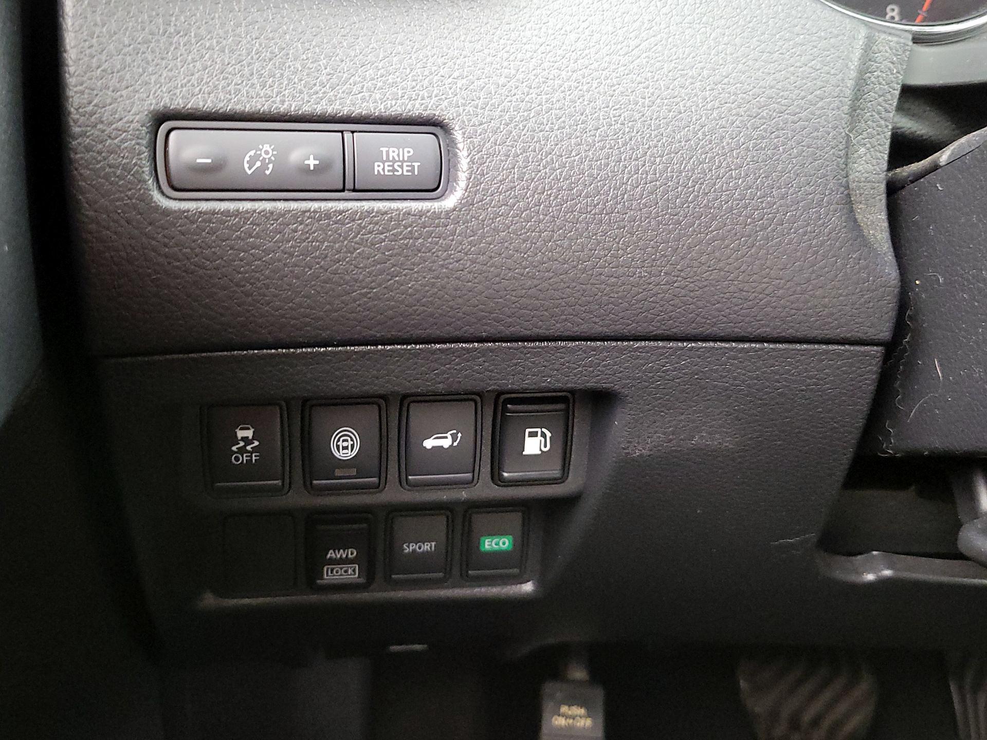 Thumbnail: 2020 Nissan Rogue - 13