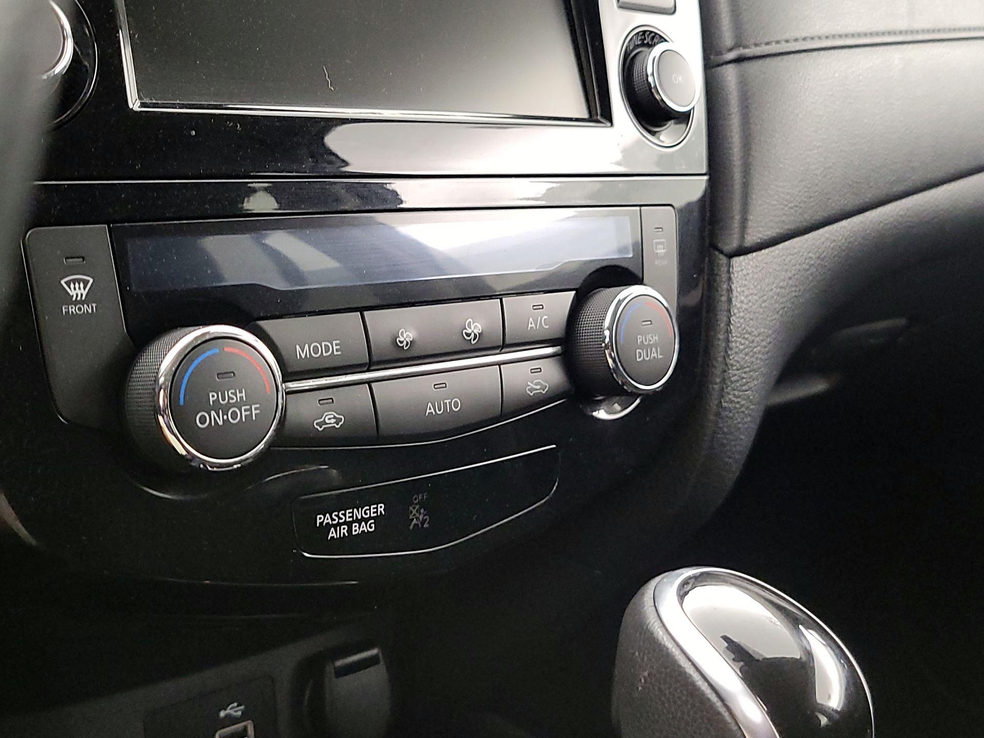 Thumbnail: 2020 Nissan Rogue - 16